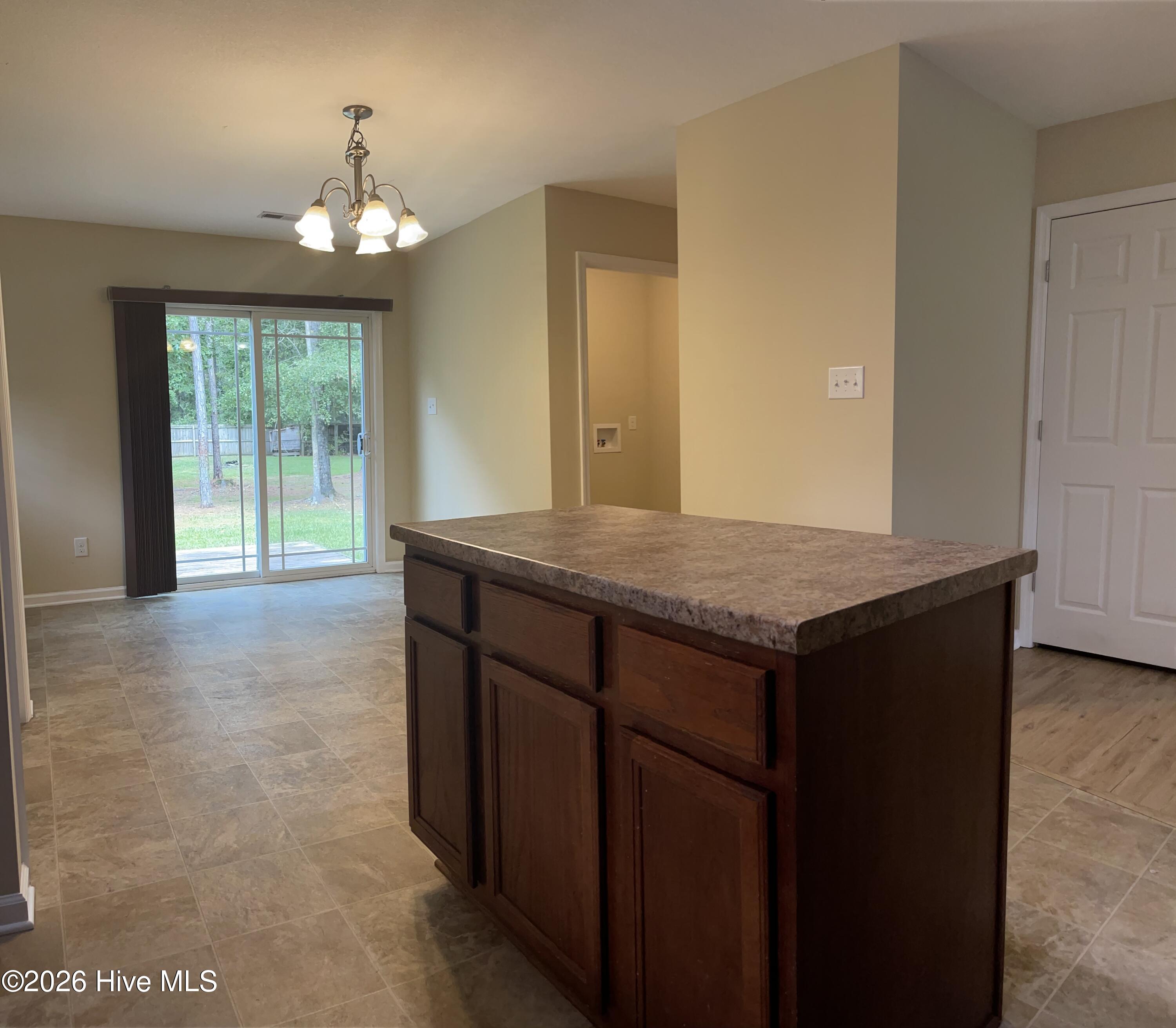 100562553 | Photo 18