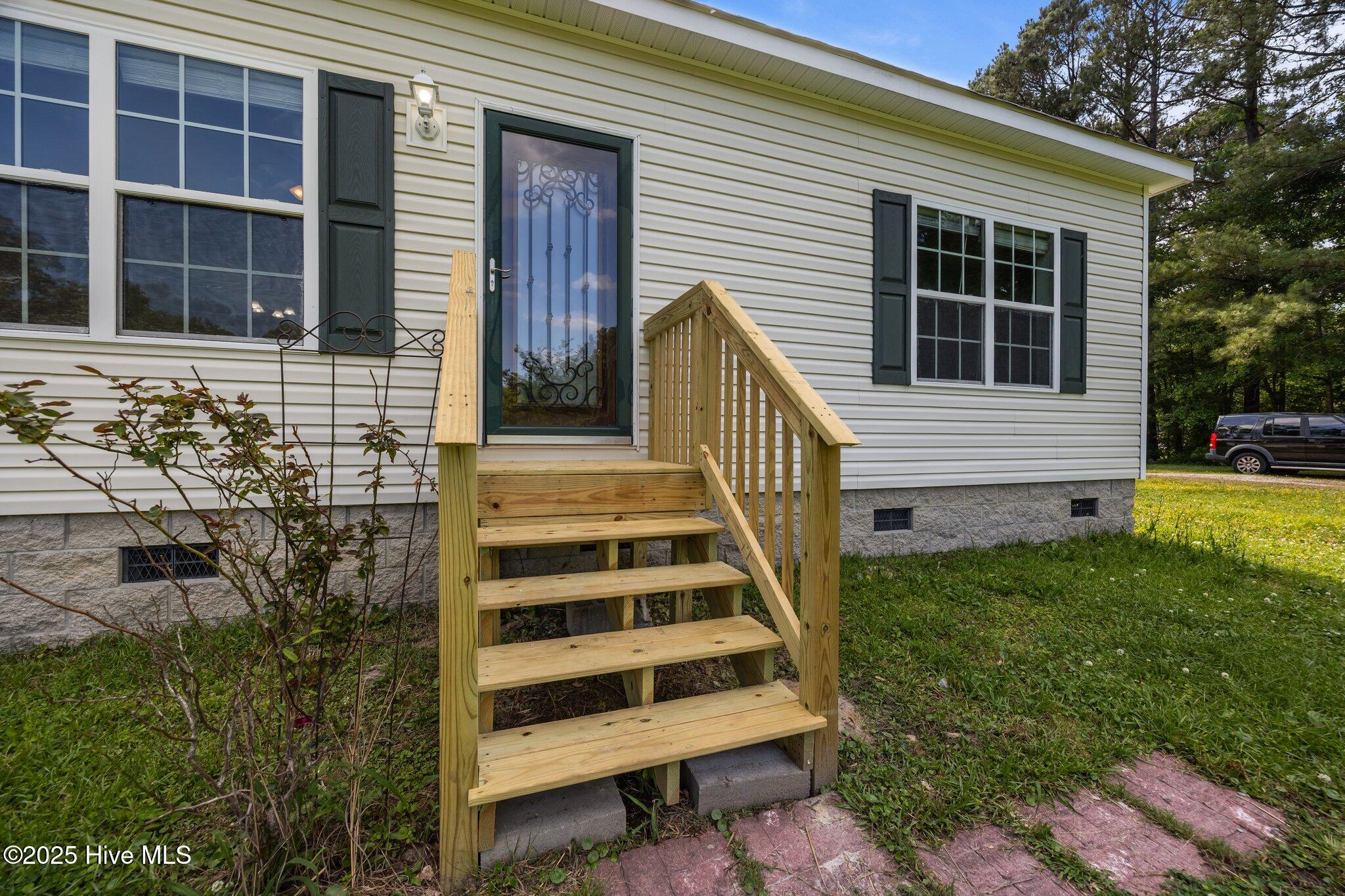 Front Porch to Den