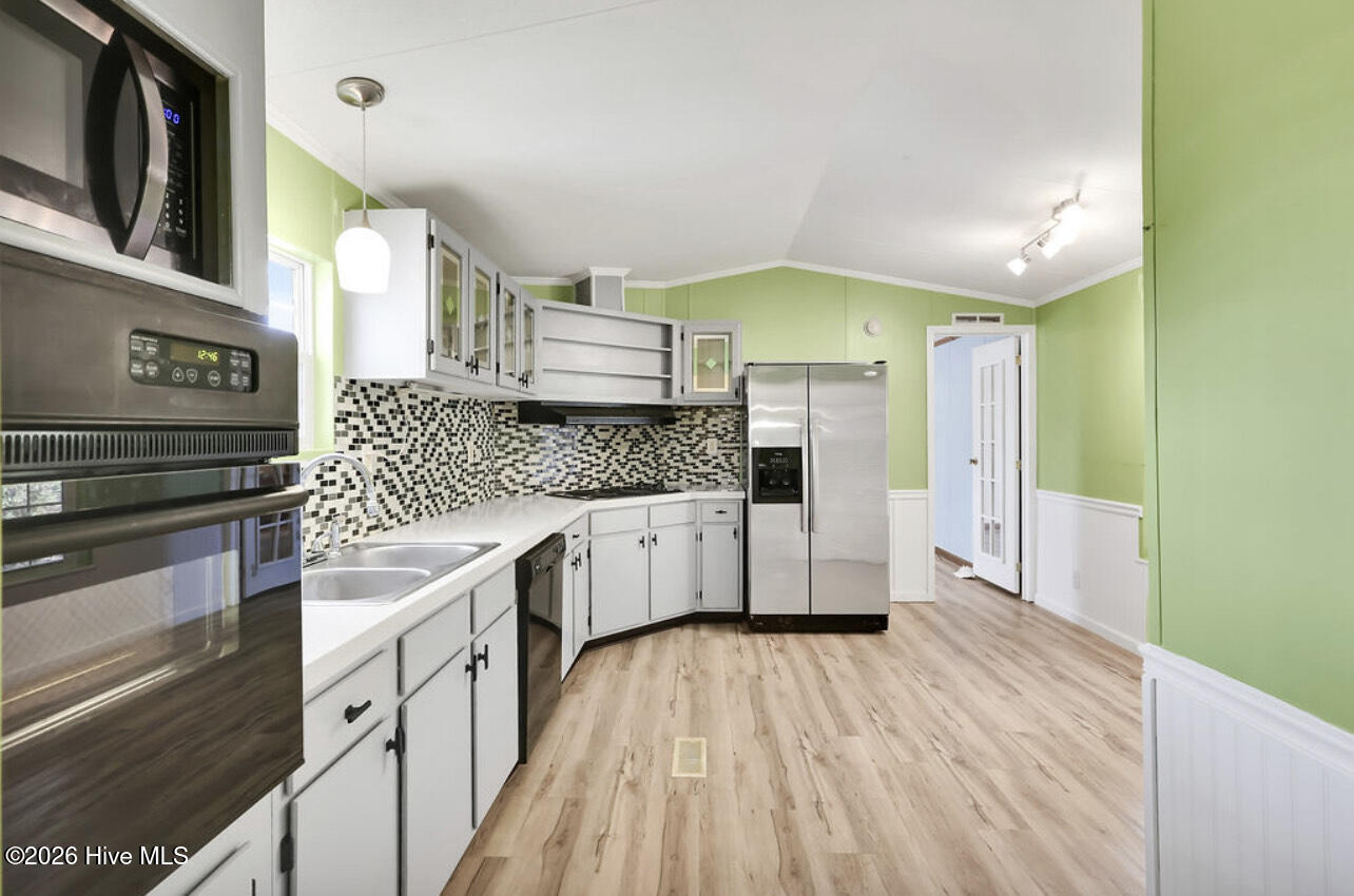 100552632 | Photo 14