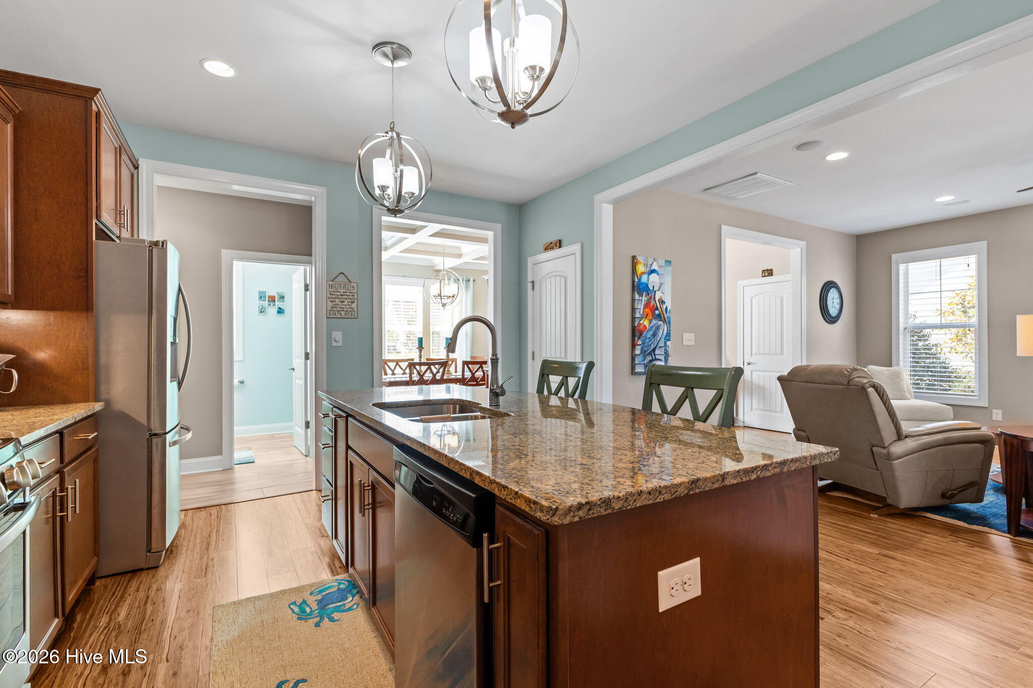 100560213 | Photo 10