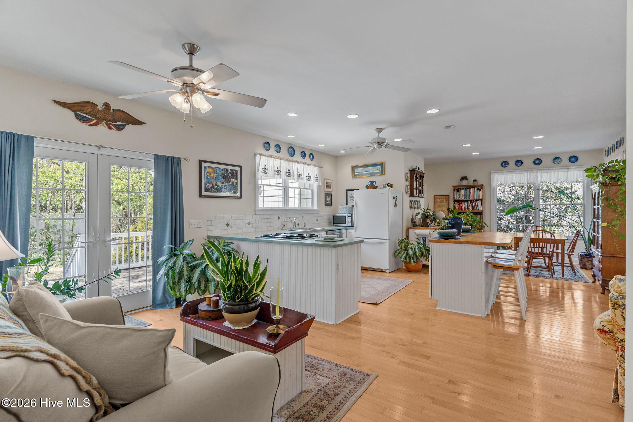 100562124 | Photo 15