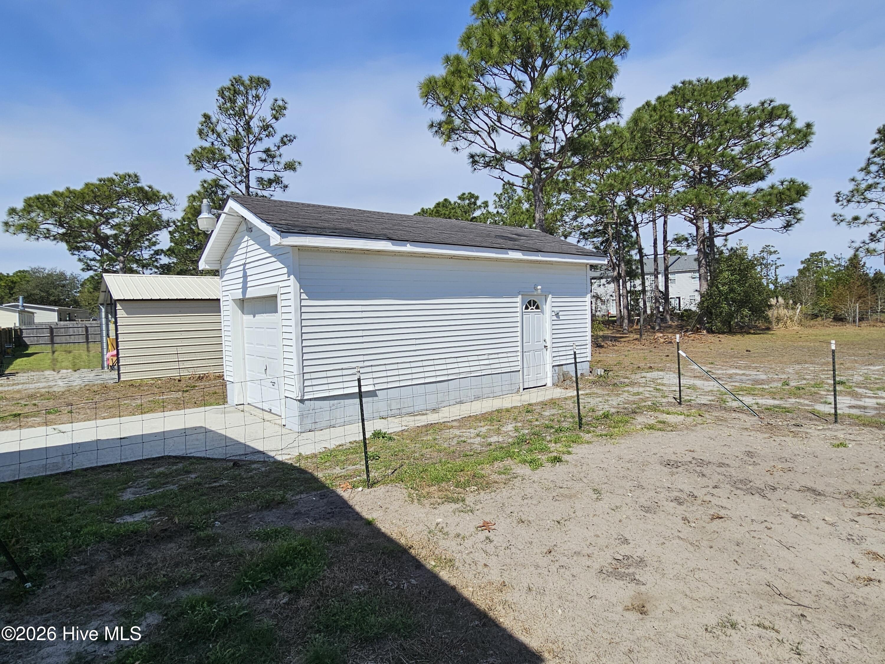 100561319 | Photo 13