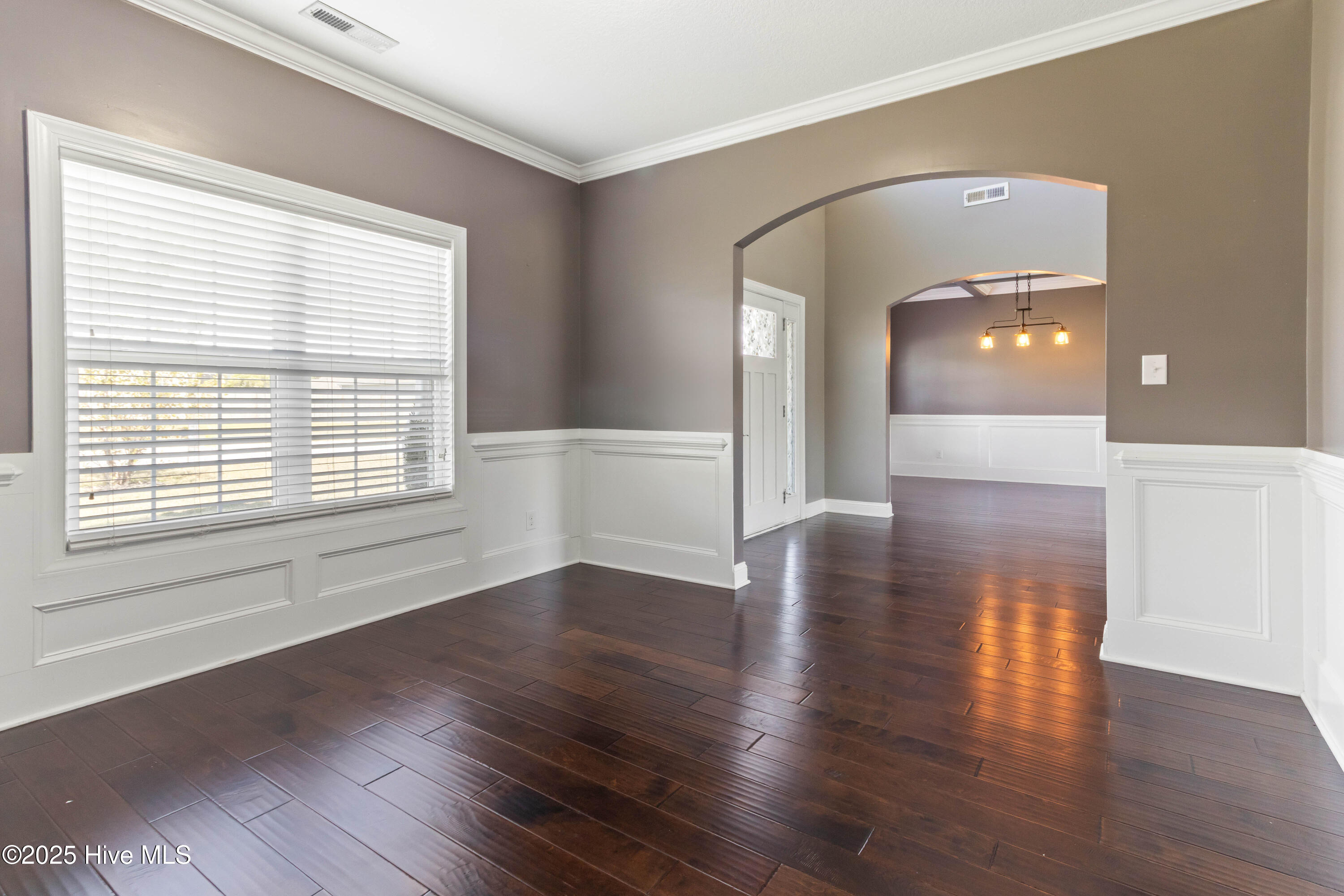 100528523 | Photo 11