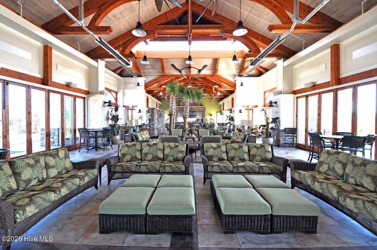 100554017 | Photo 50