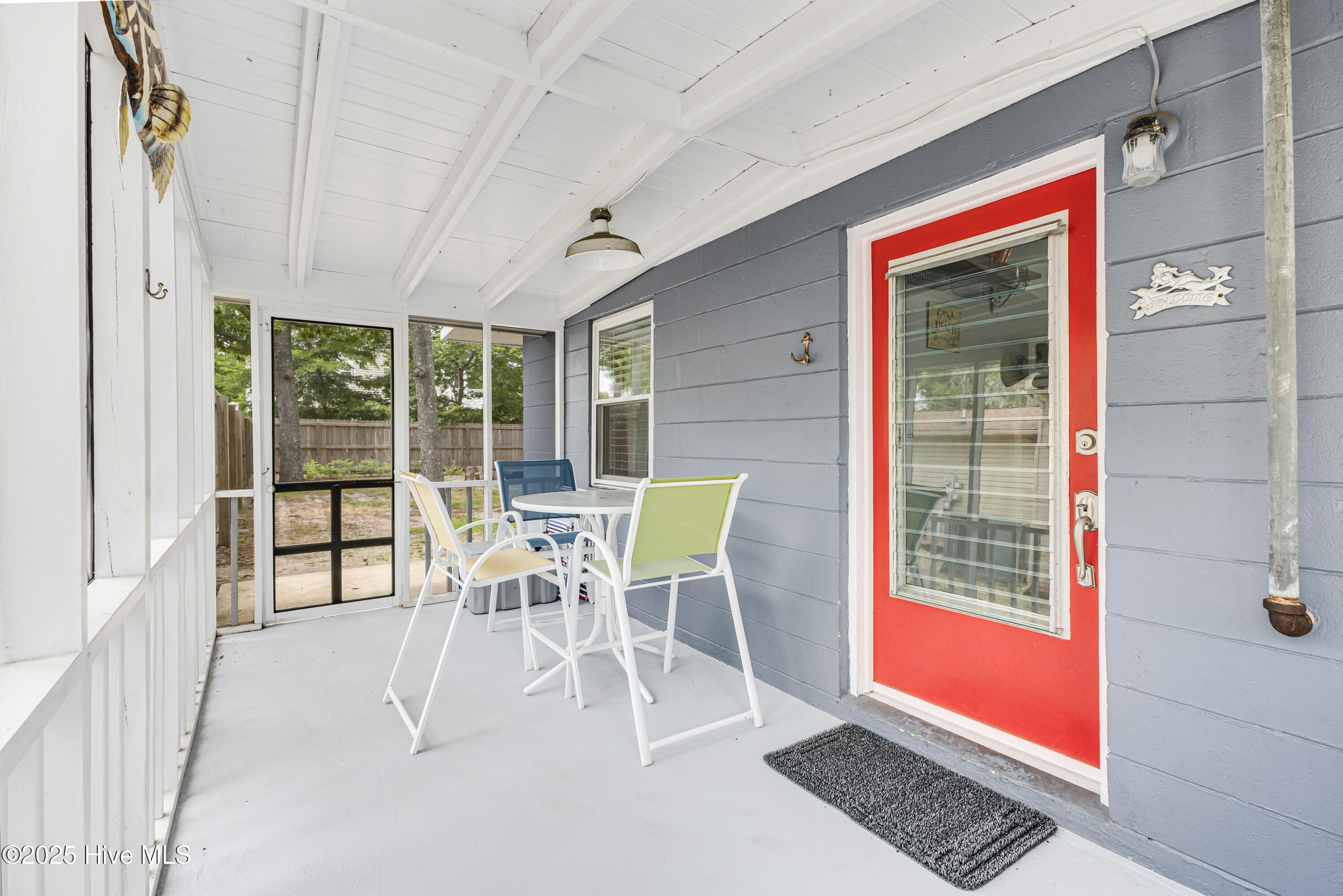 100531813 | Photo 23