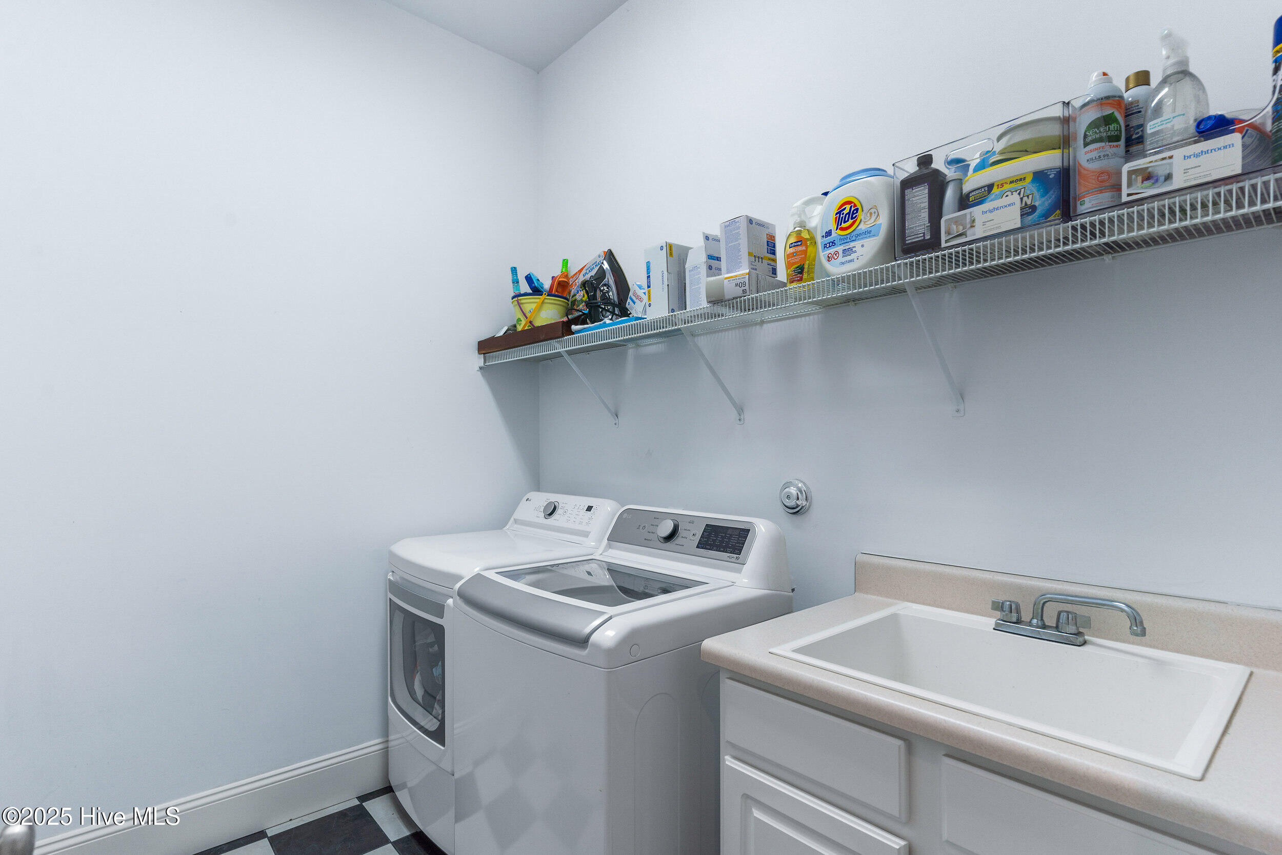 100524875 | Photo 36