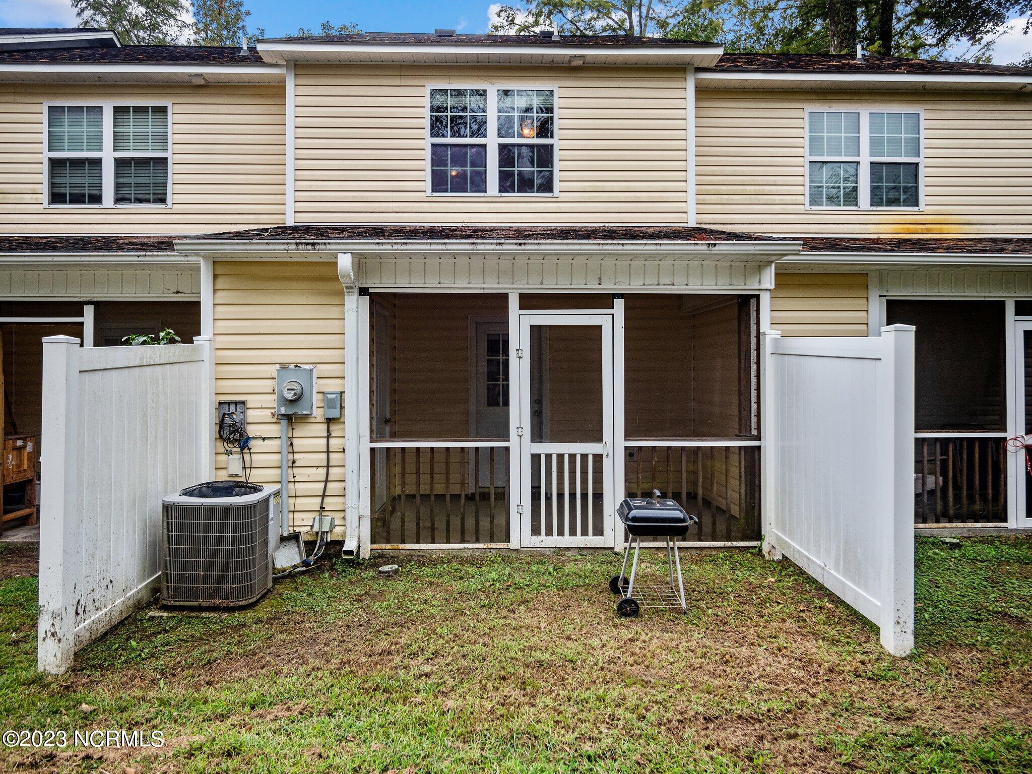 100560700 | Photo 19