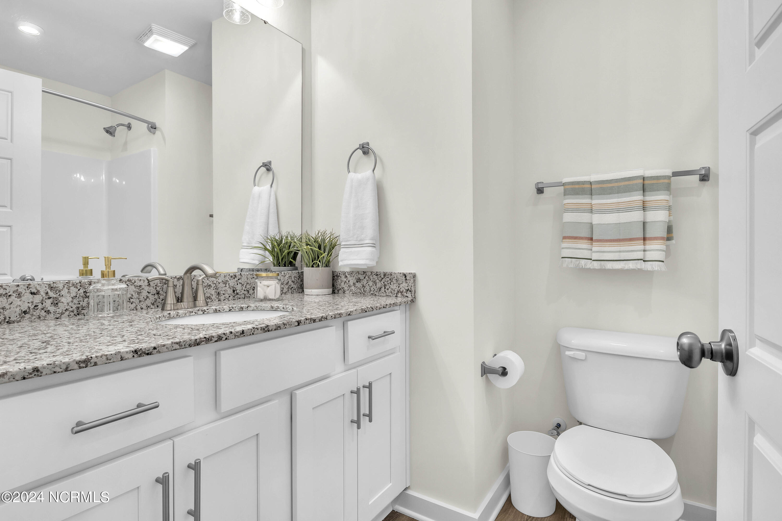 100544673 | Photo 18