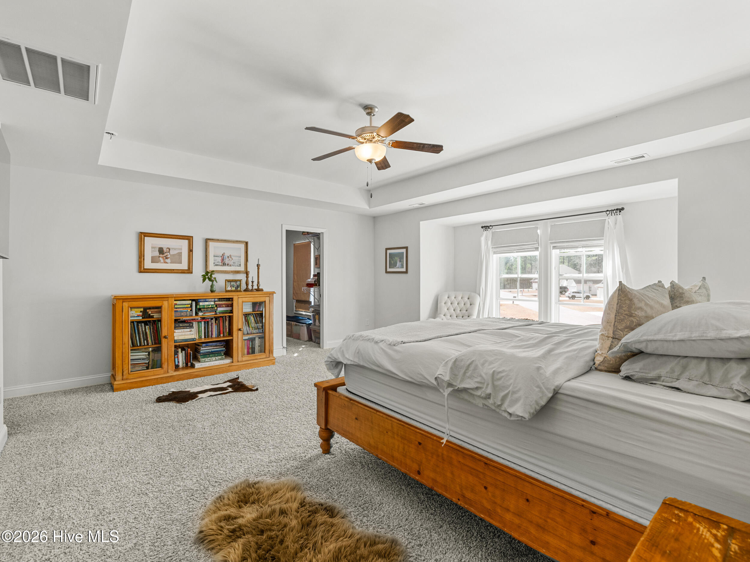 100558735 | Photo 36