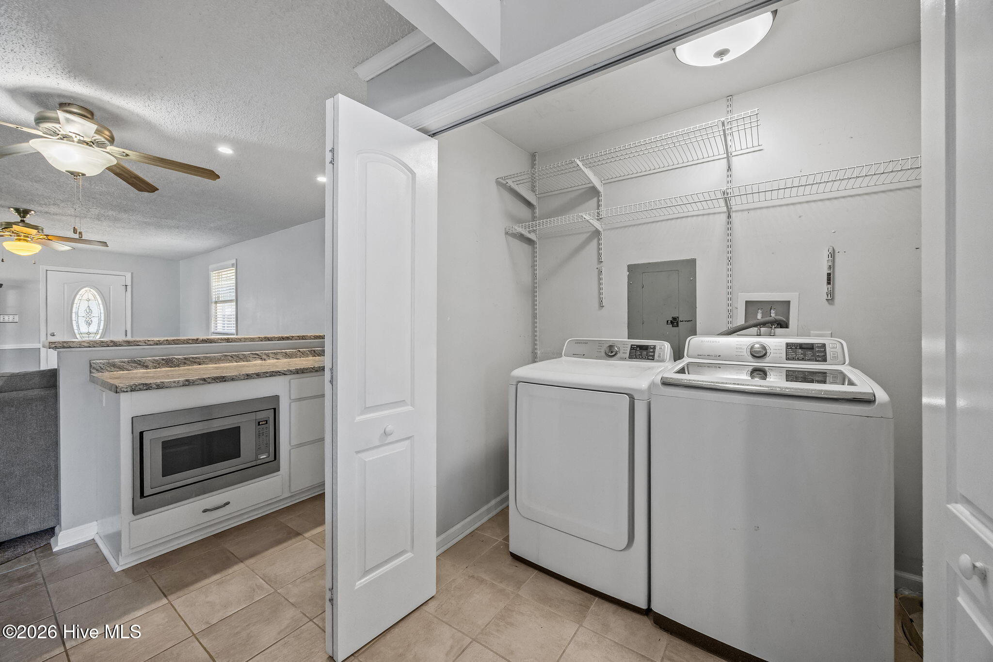 100554438 | Photo 20