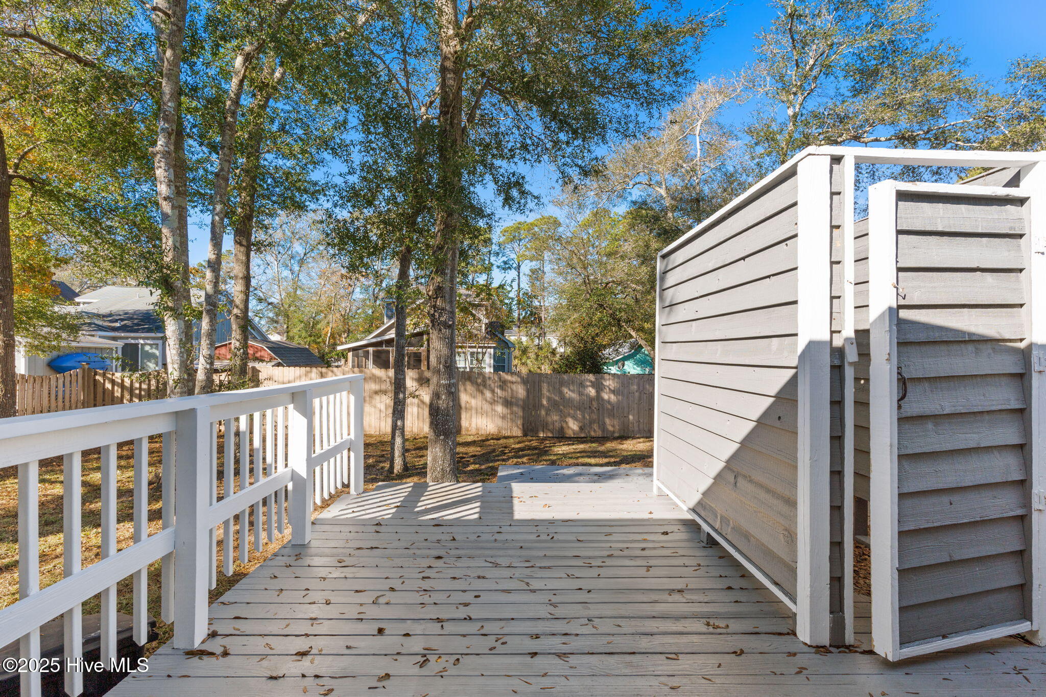 100543904 | Photo 35