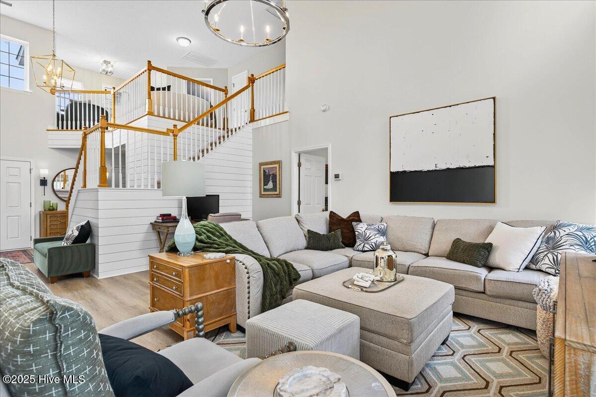 100543008 | Photo 13