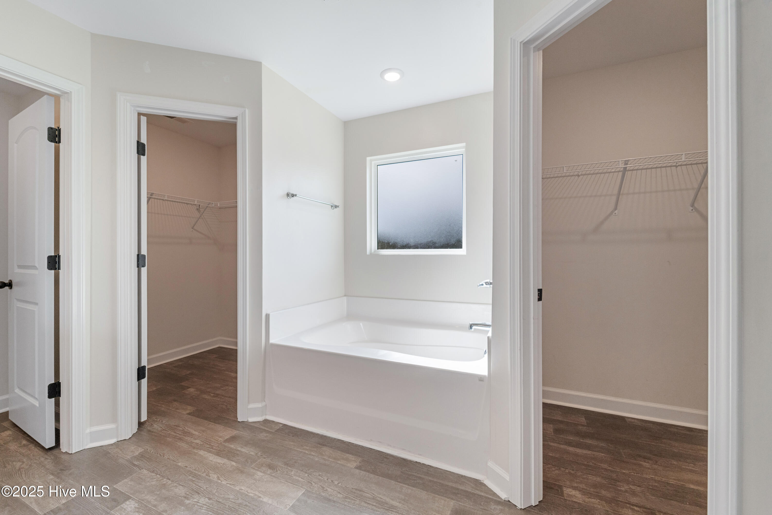 100534550 | Photo 25