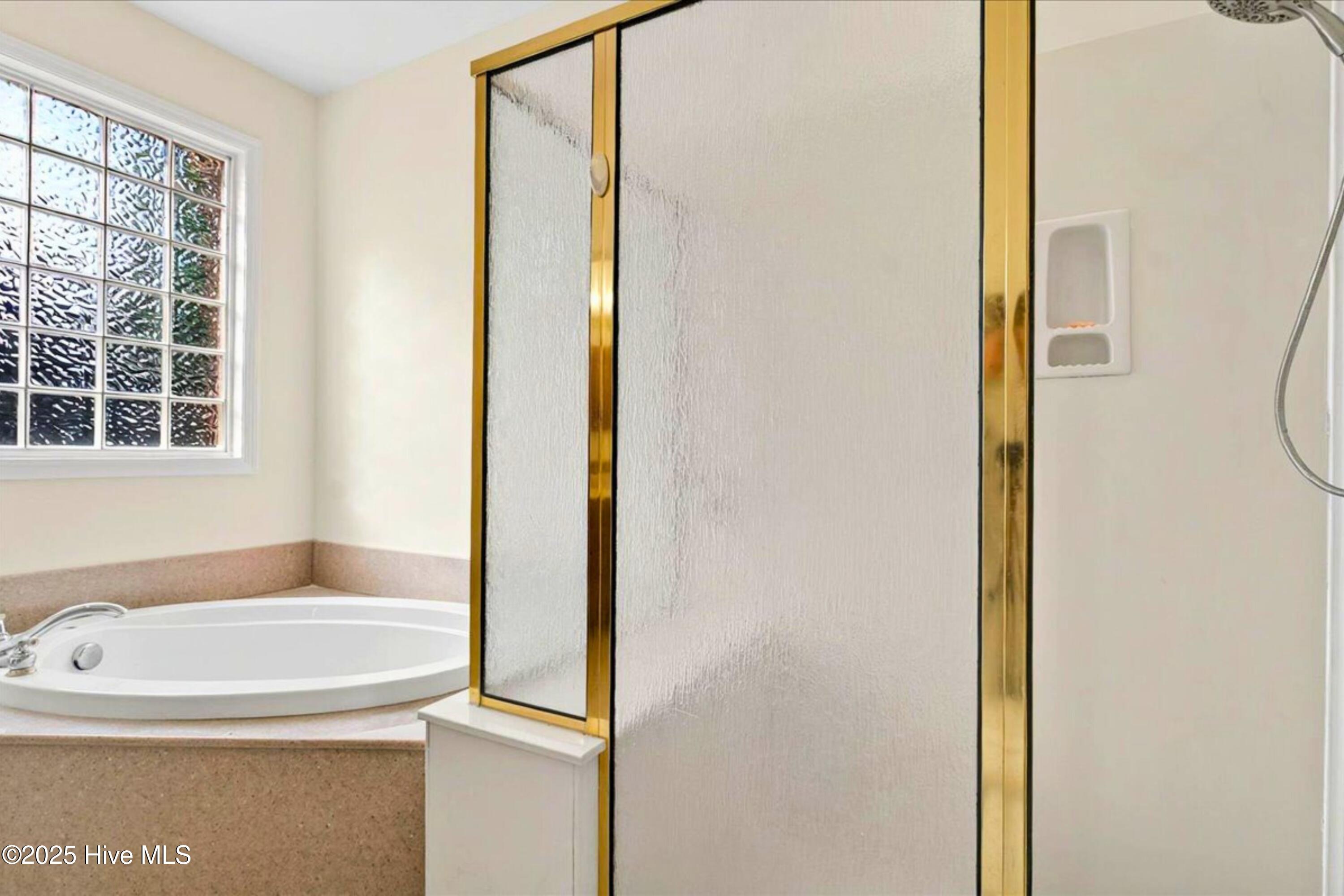 100506525 | Photo 26