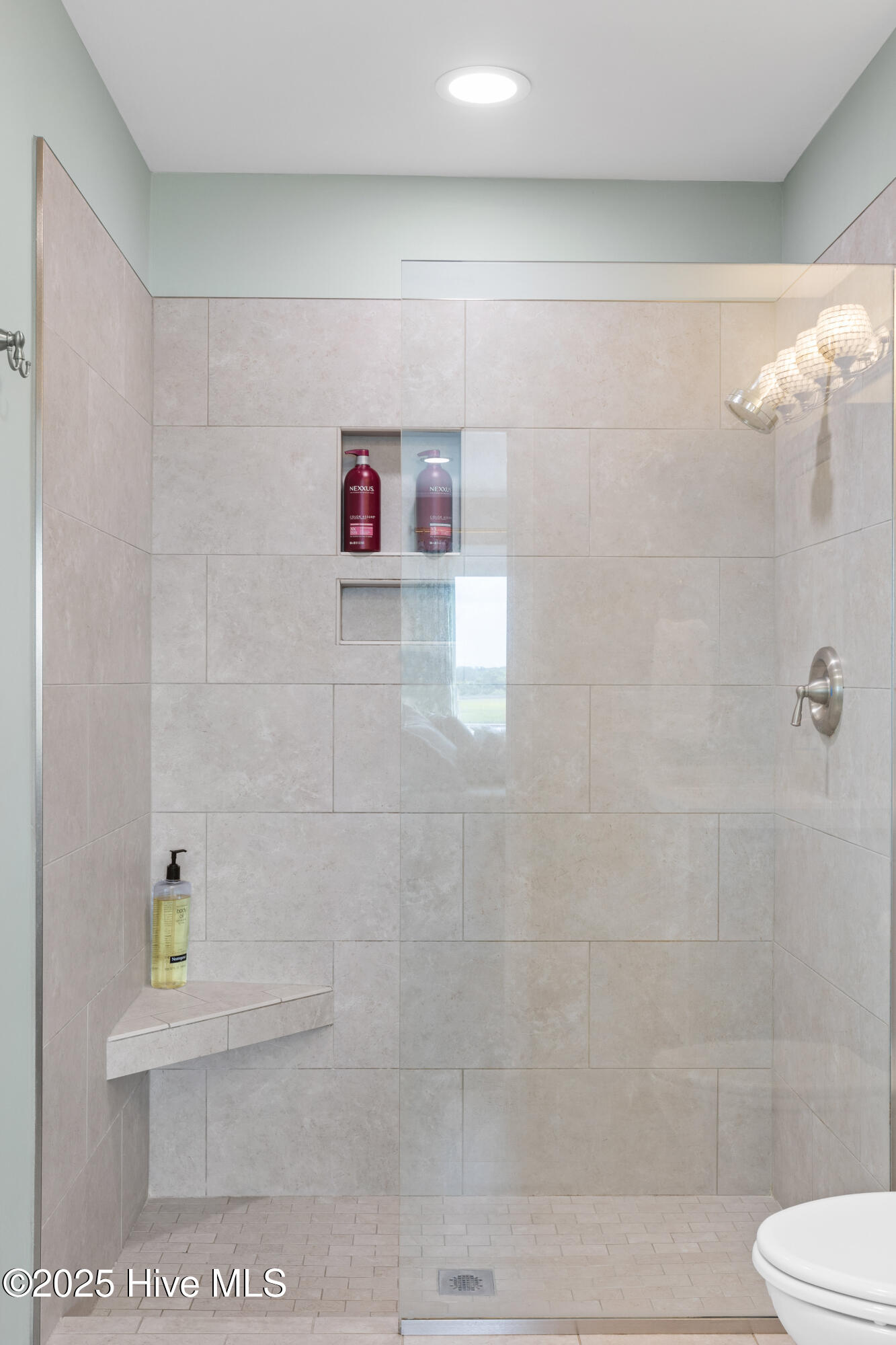 100567814 | Photo 24