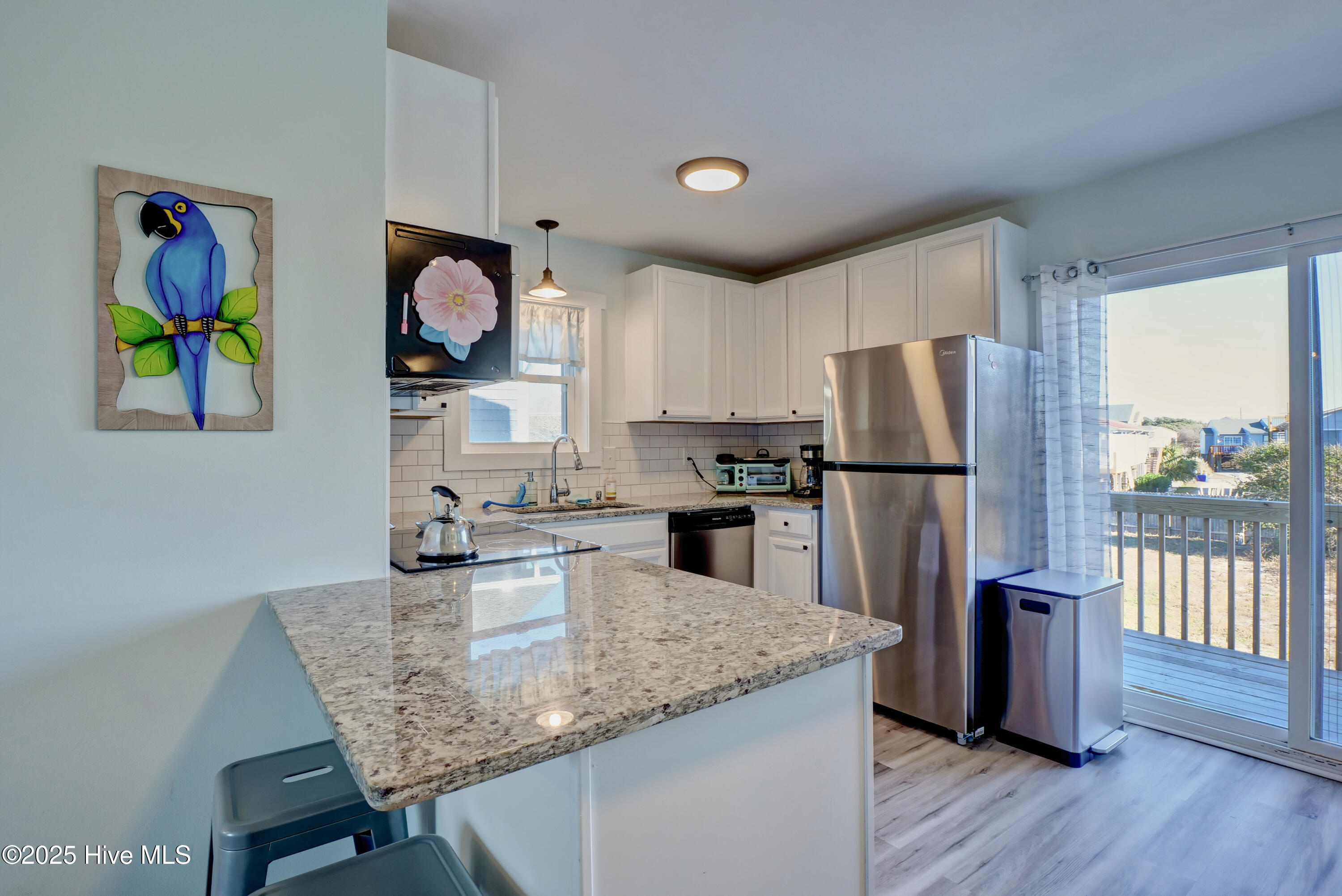 100544426 | Photo 11