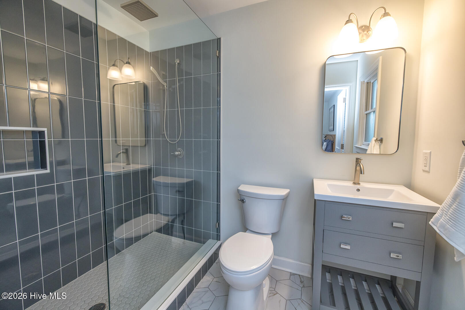 100553040 | Photo 28