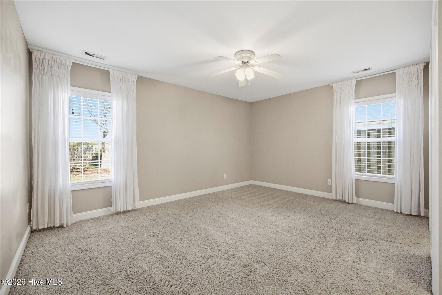 100561166 | Photo 18