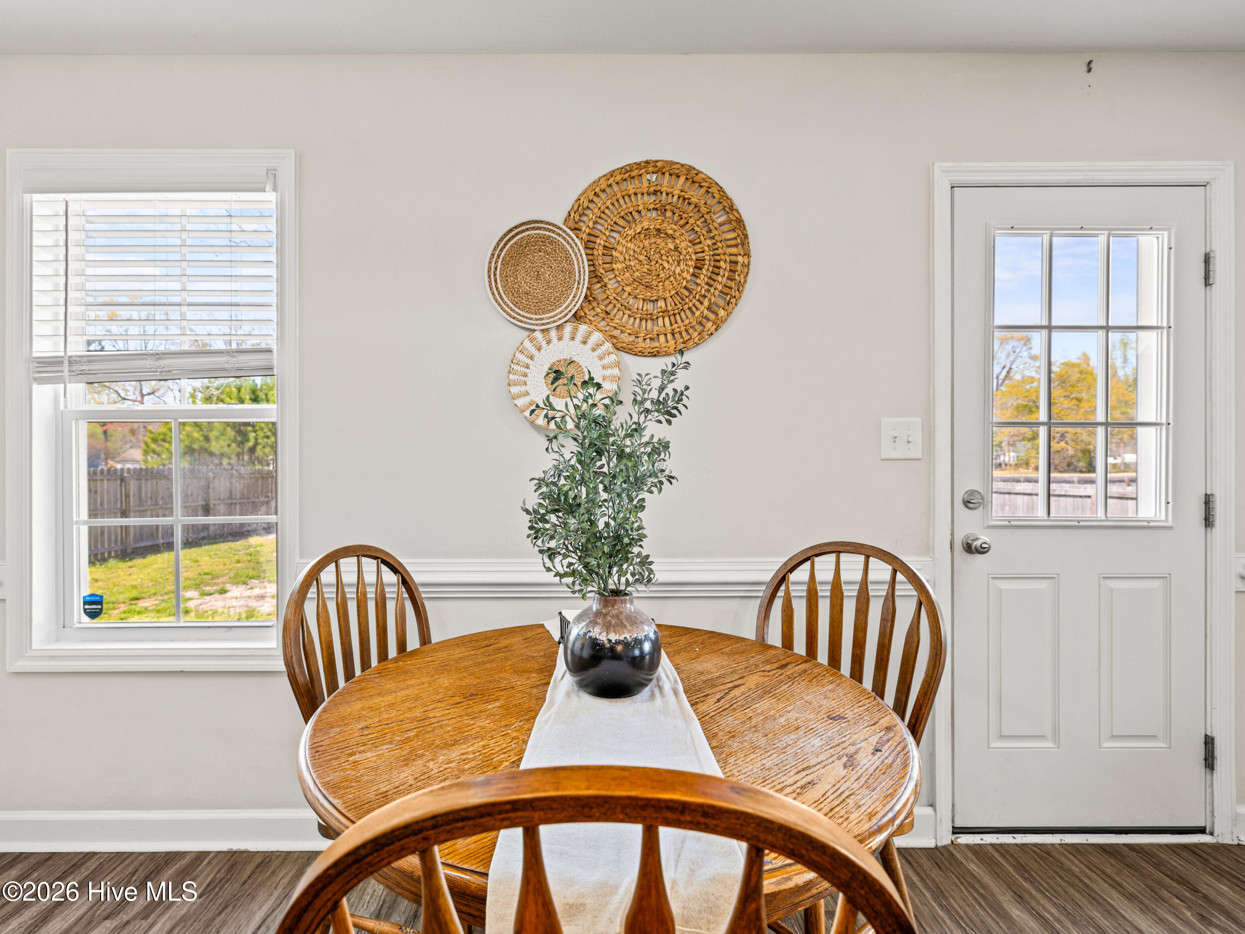 100565211 | Photo 24