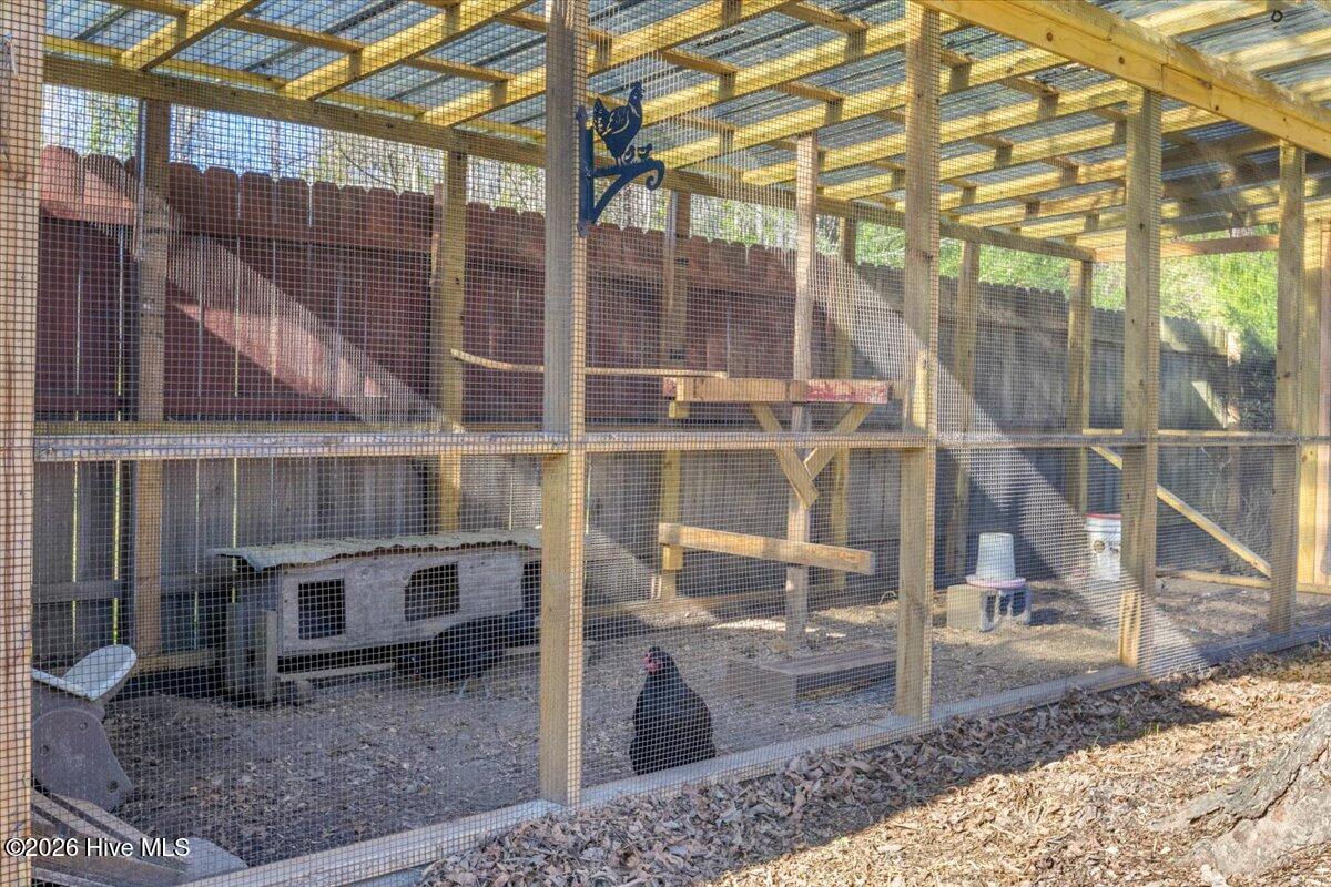 100561788 | Photo 63