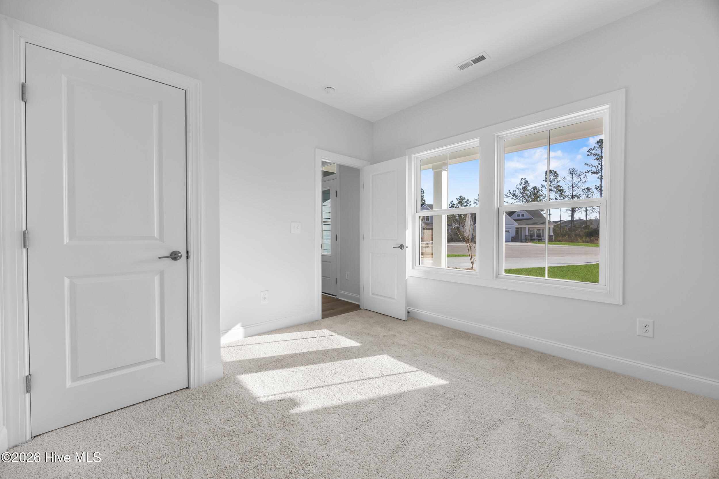 100527051 | Photo 13