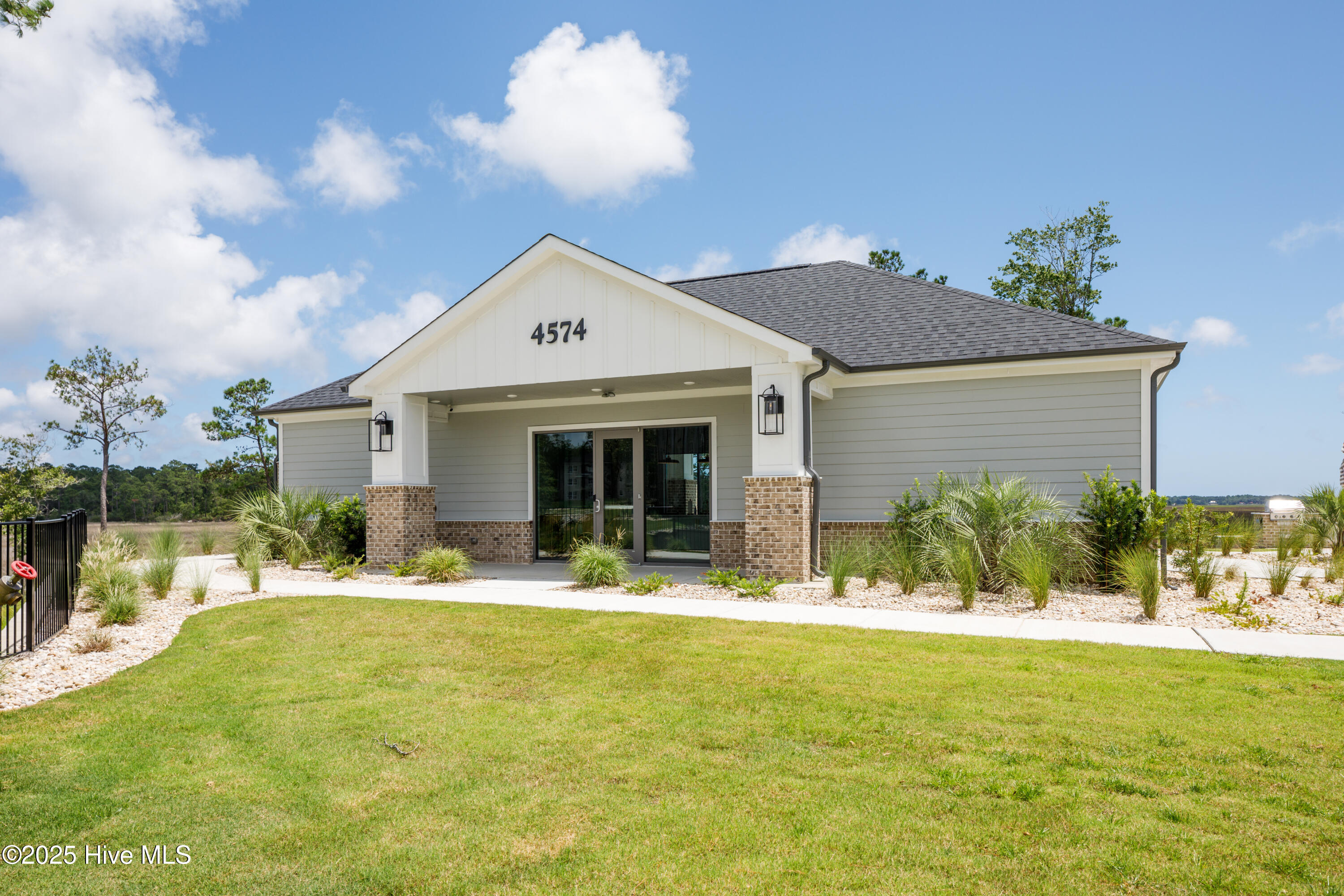 100539900 | Photo 33