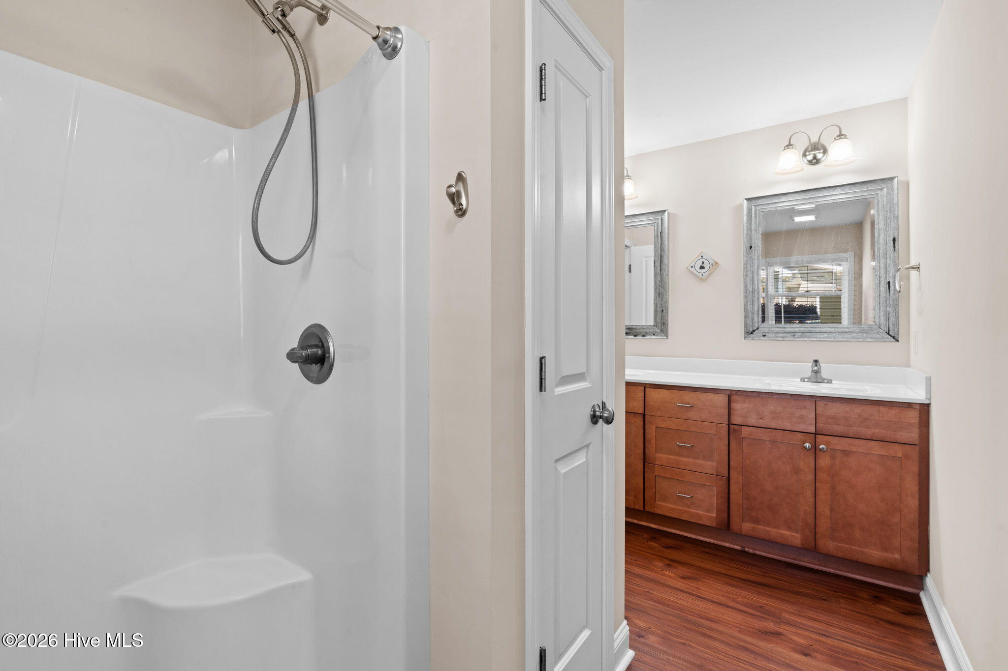 100564641 | Photo 23