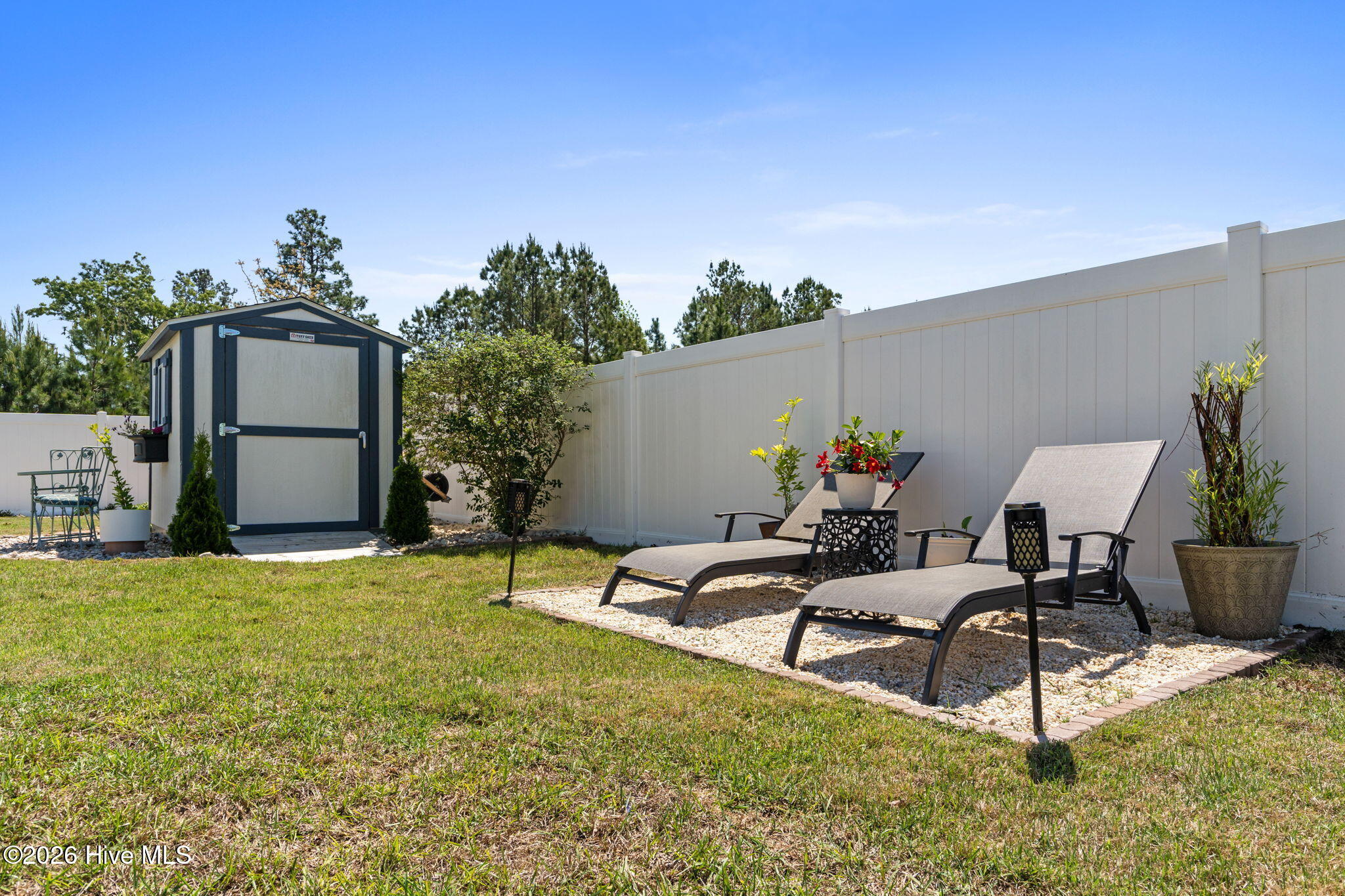 100568064 | Photo 53