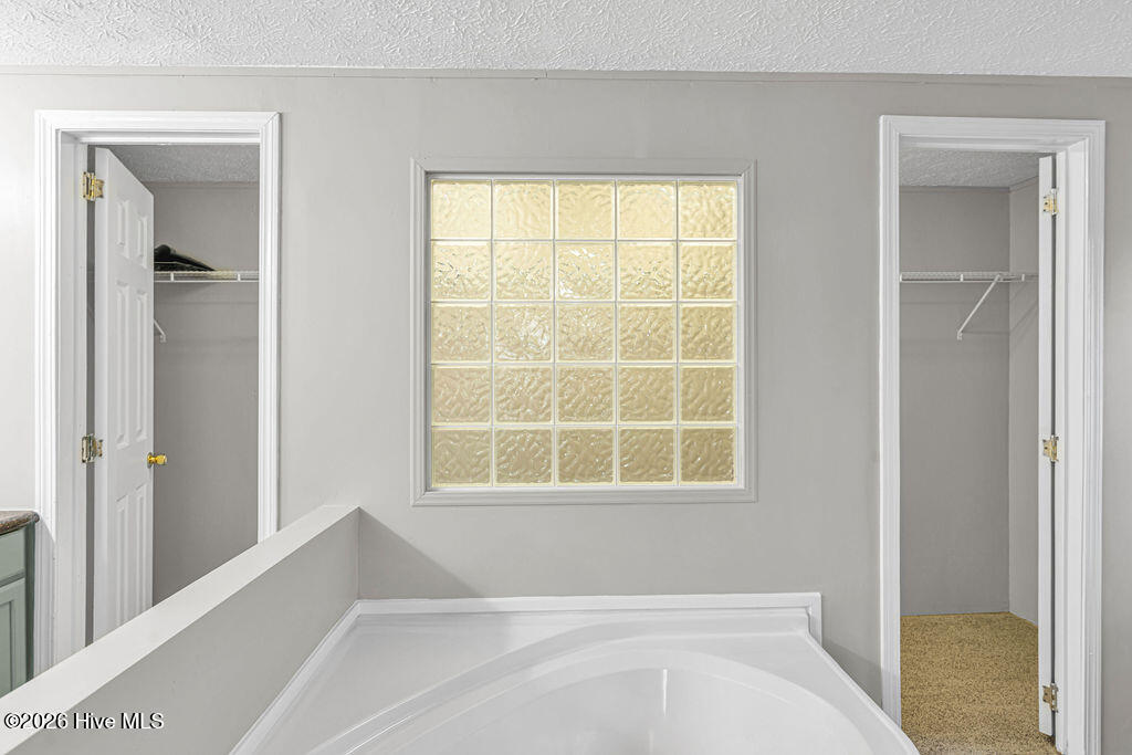 100561442 | Photo 32