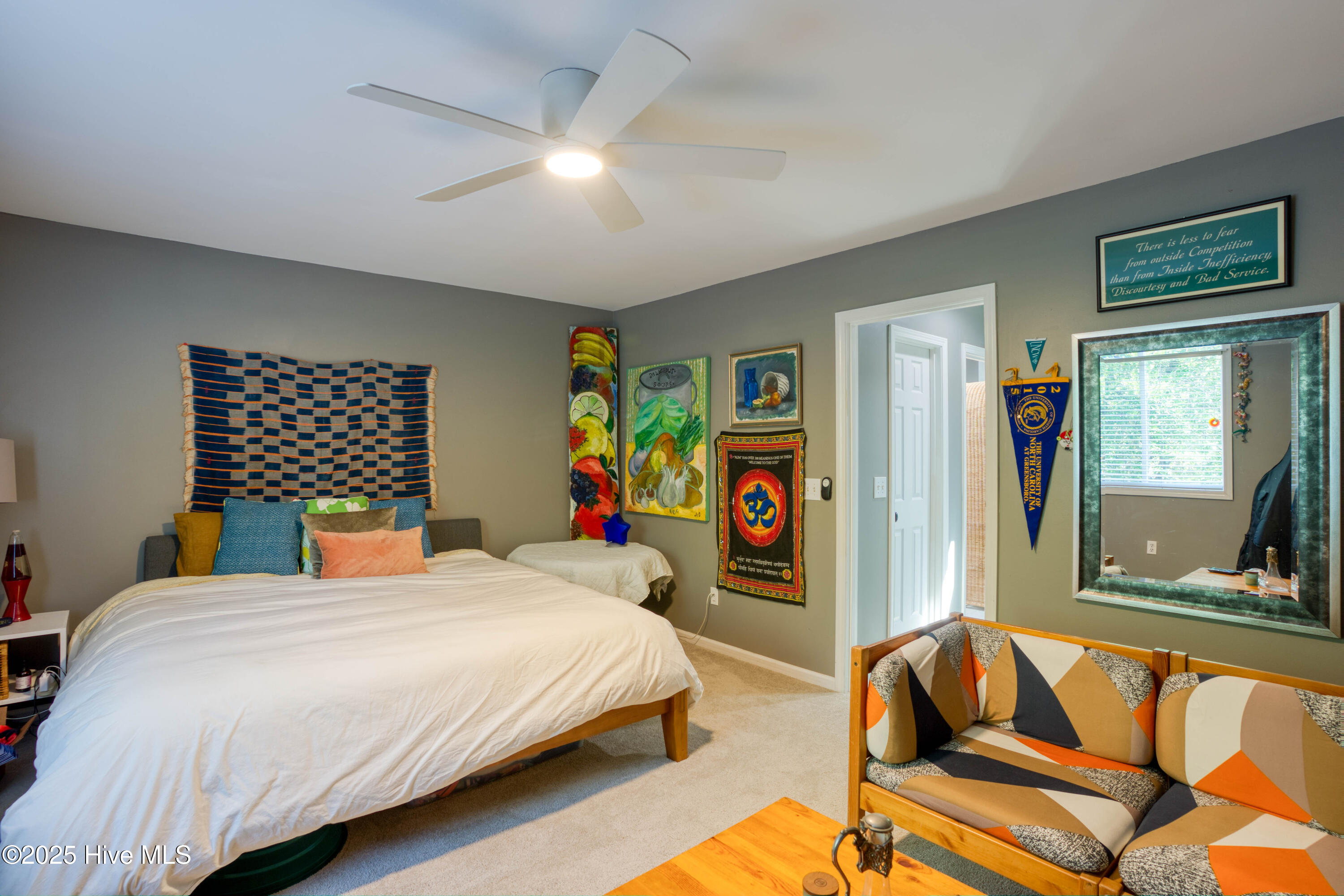 100518952 | Photo 25