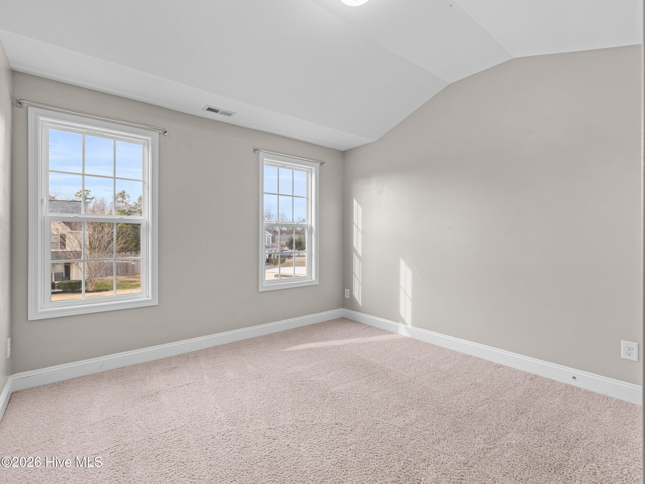 100547442 | Photo 36