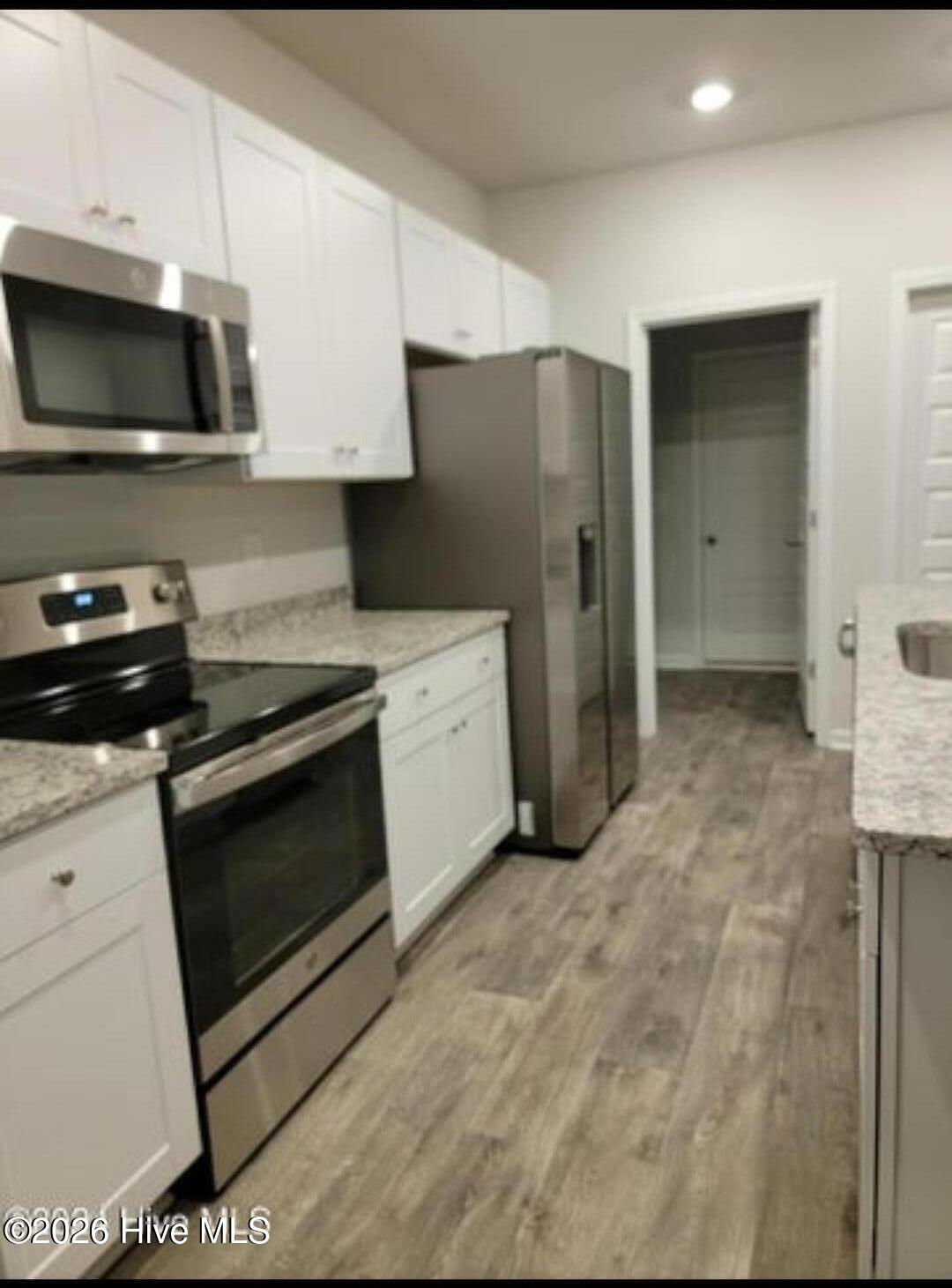 100564971 | Photo 24