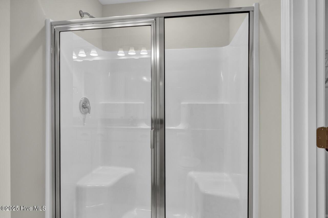 100543340 | Photo 34