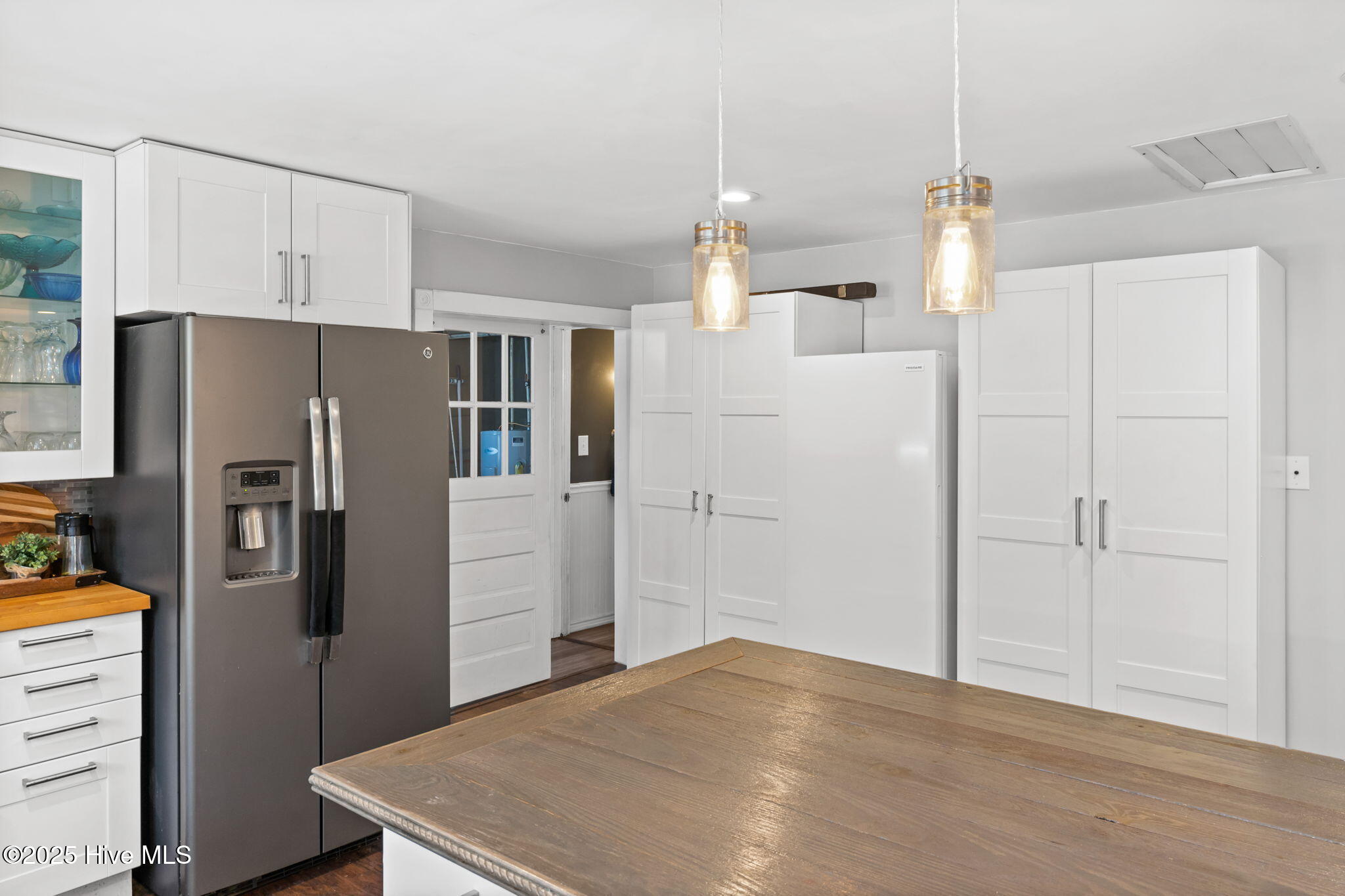 100538220 | Photo 18