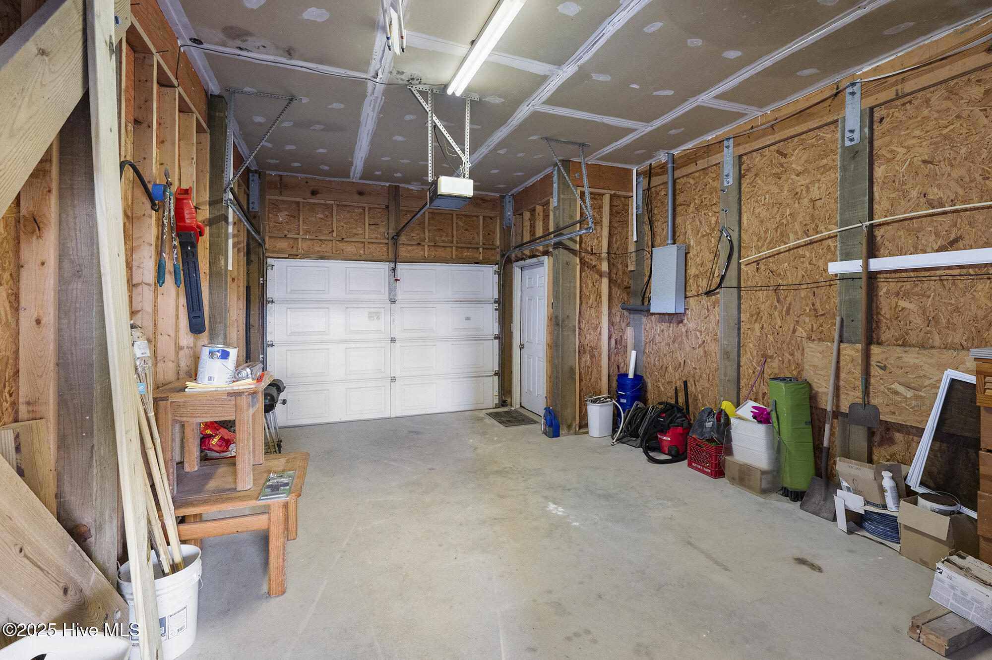 100538972 | Photo 76