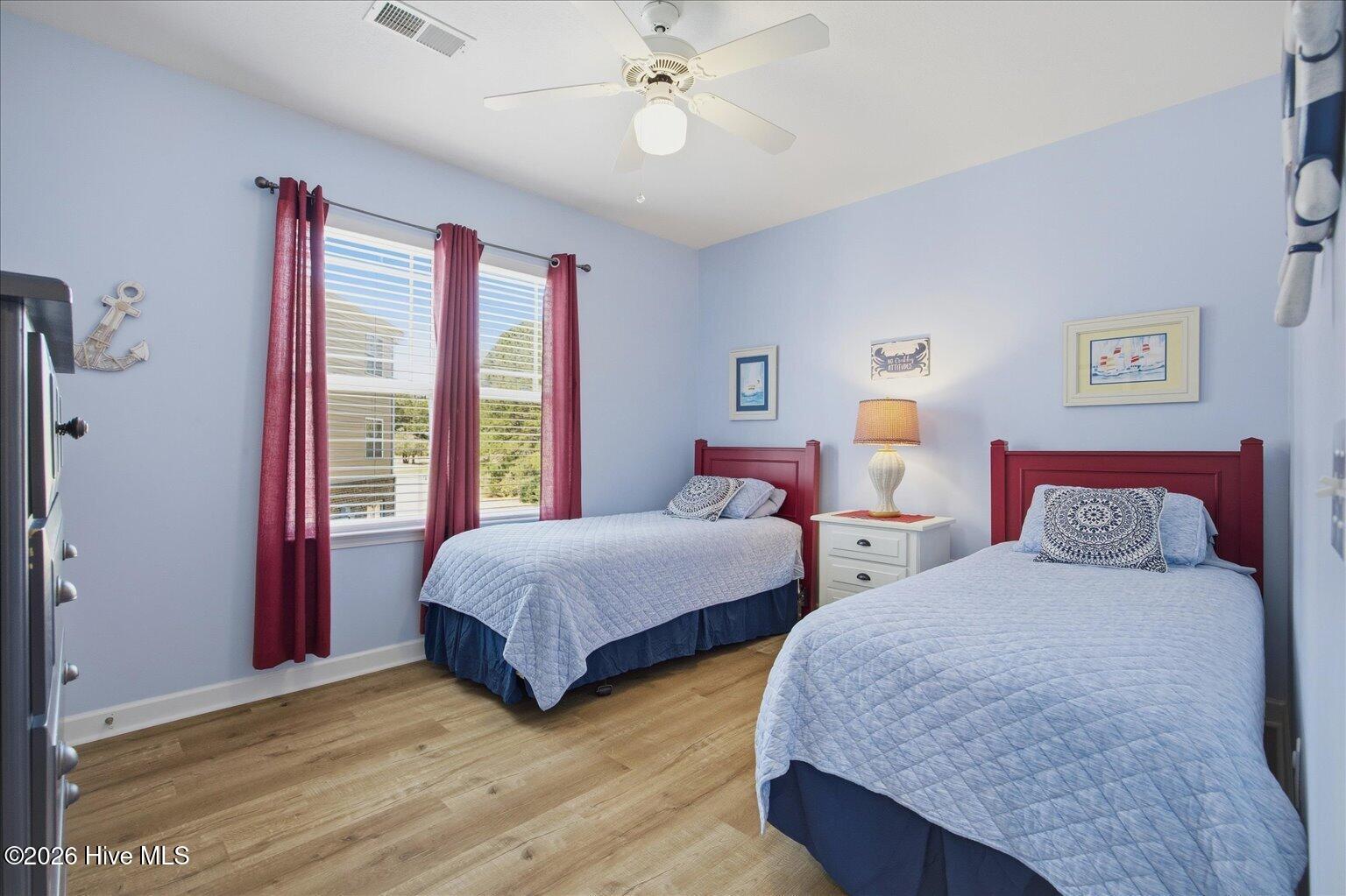 100558863 | Photo 22