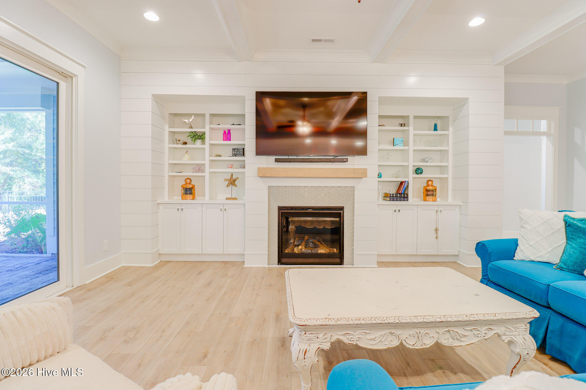 100540387 | Photo 19