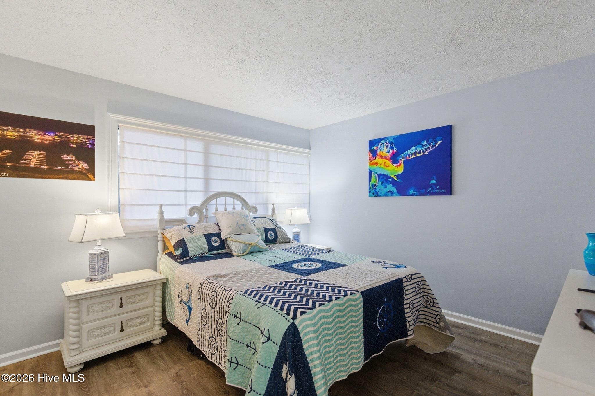 100560958 | Photo 14