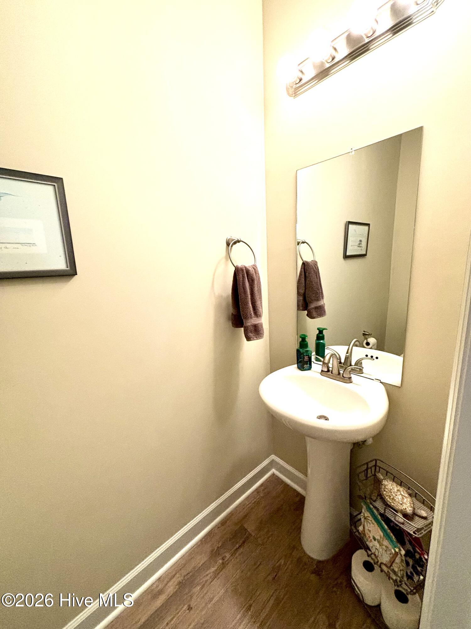 100560675 | Photo 11