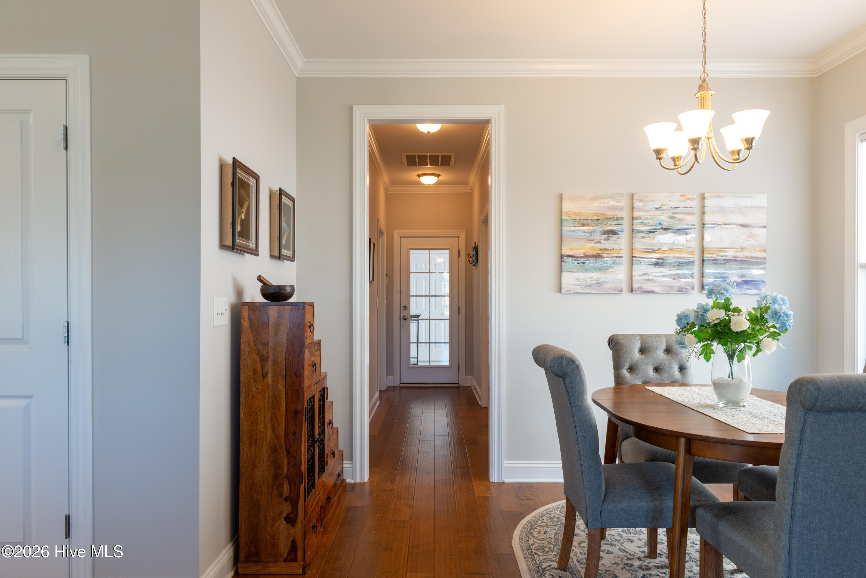 100568036 | Photo 32