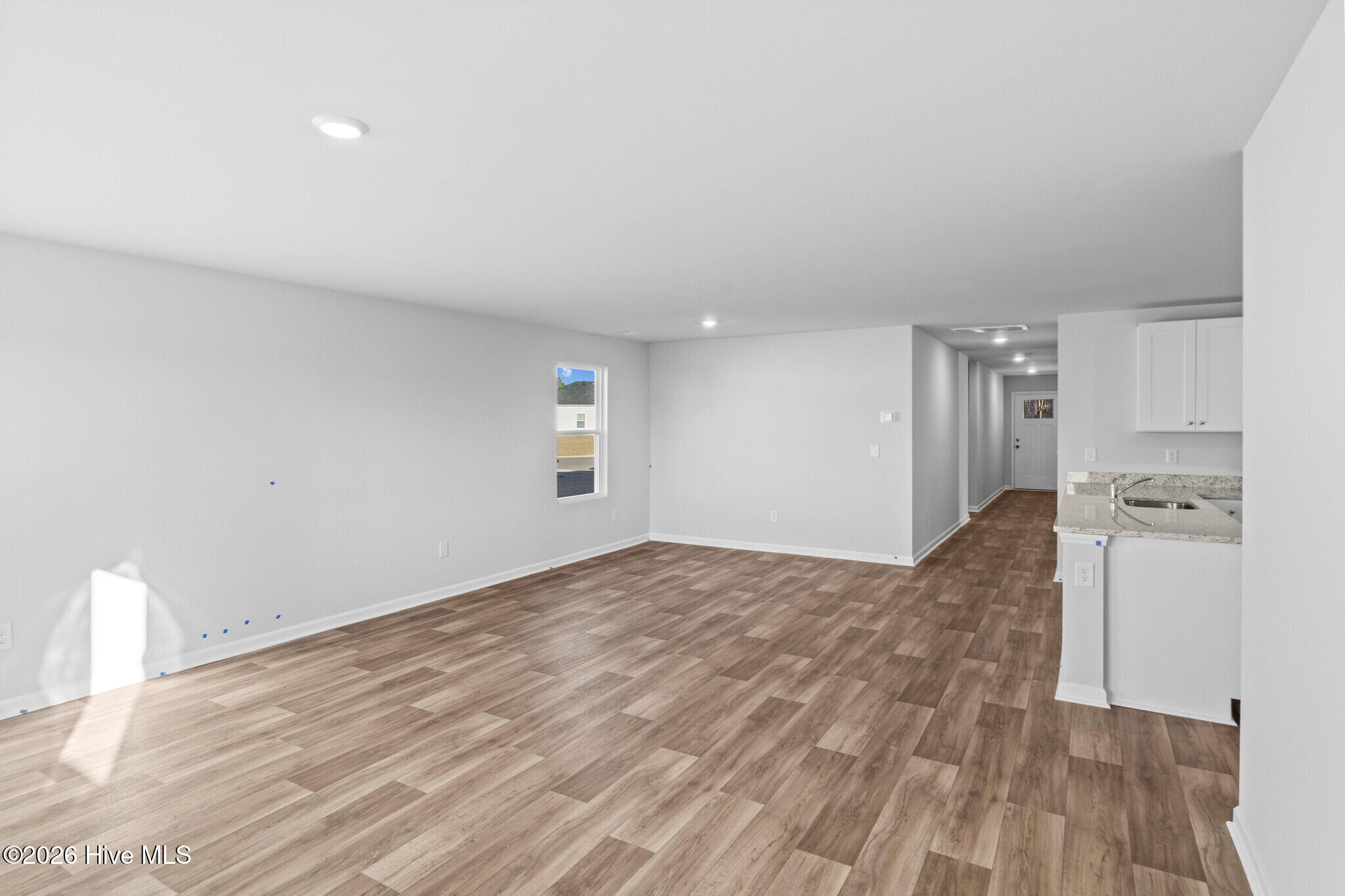 100545792 | Photo 10