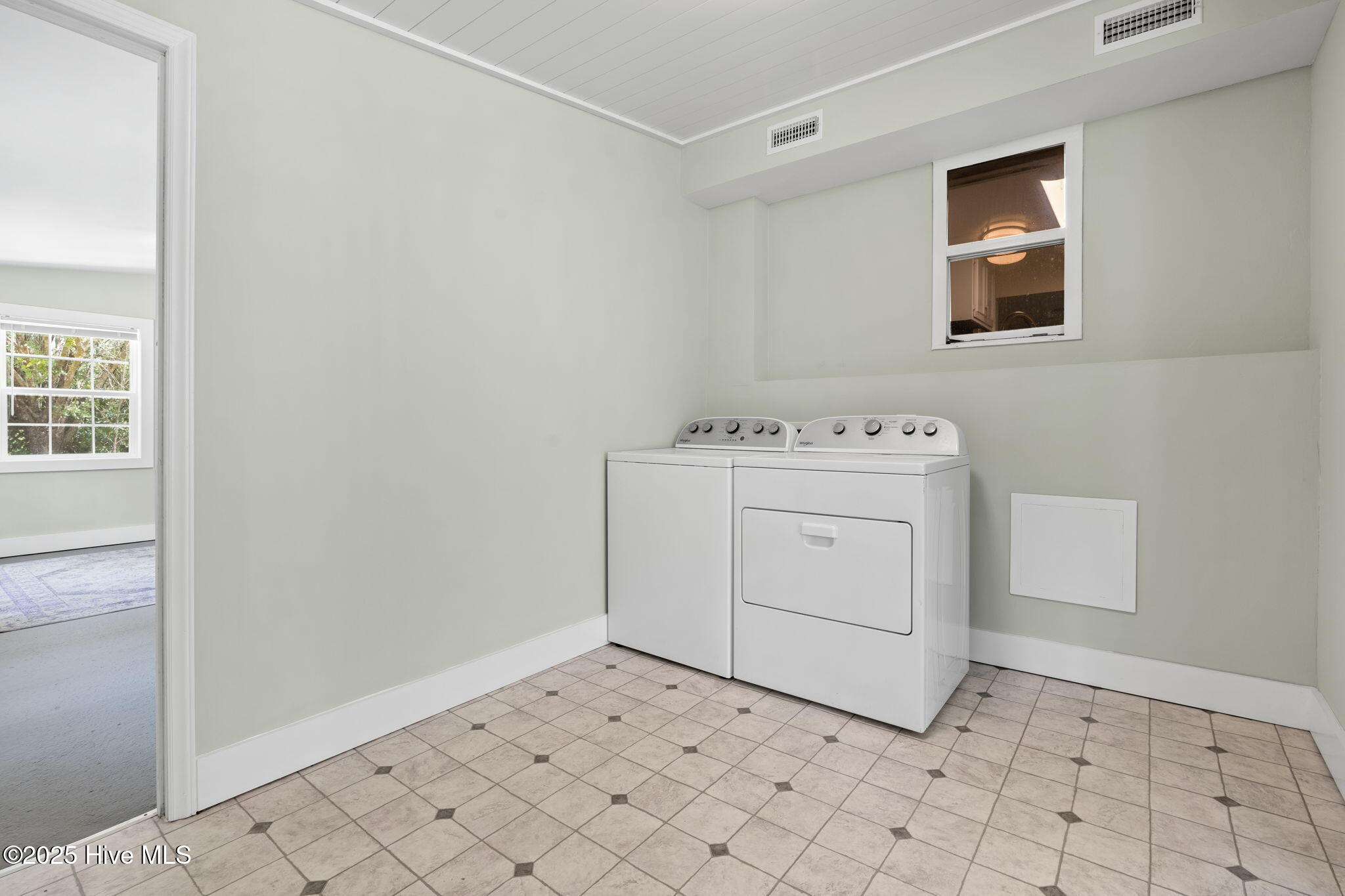 100551974 | Photo 18