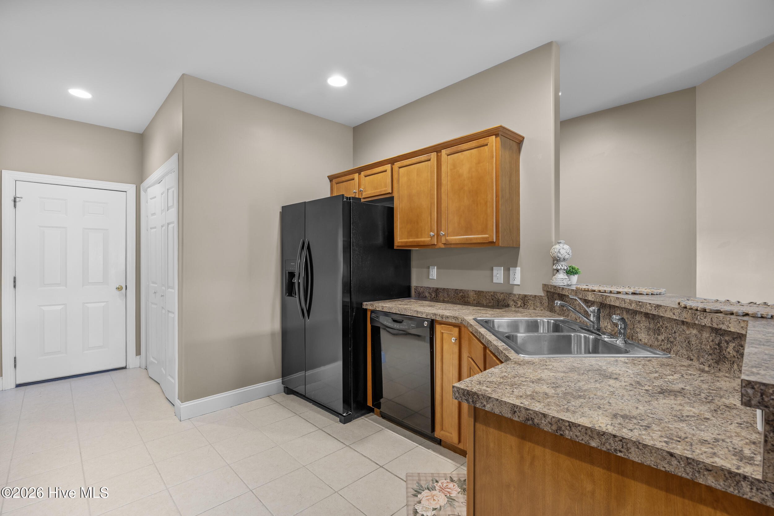 100552325 | Photo 19