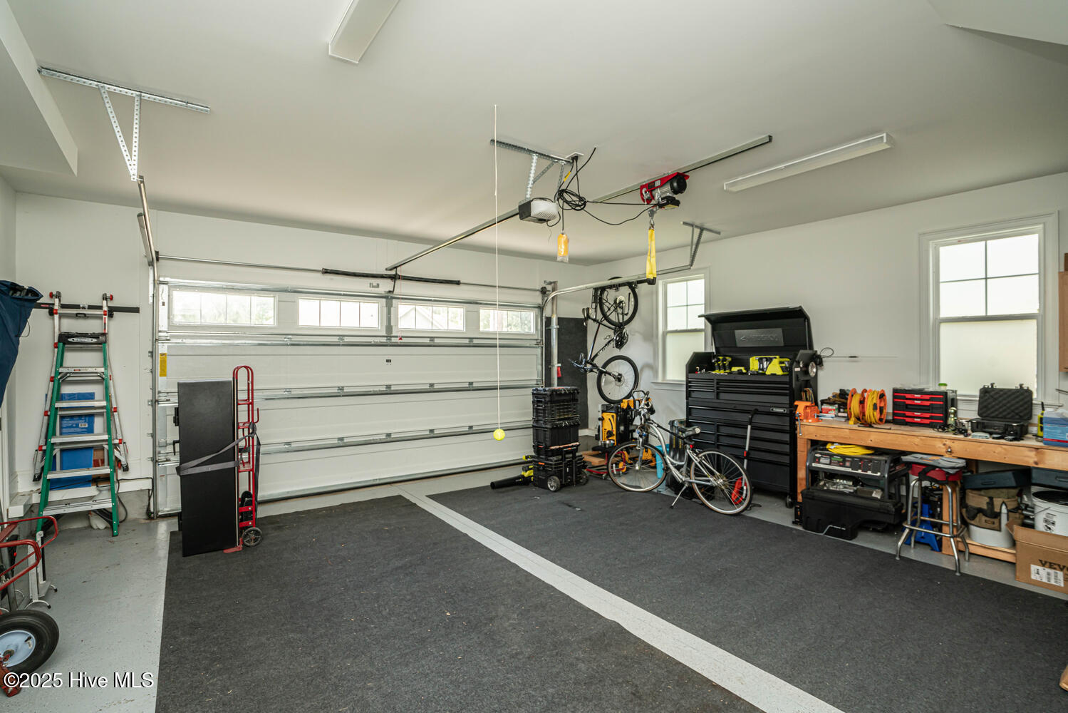 100558918 | Photo 45