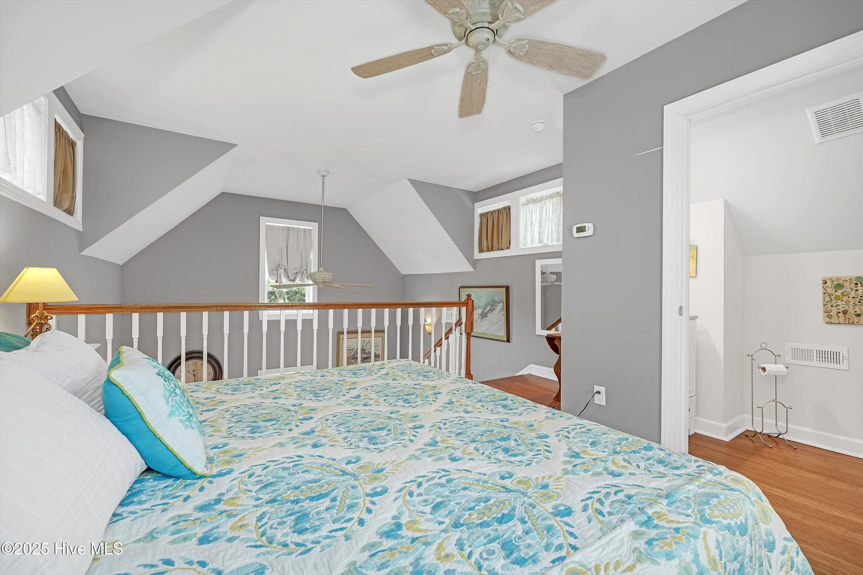 100532253 | Photo 18