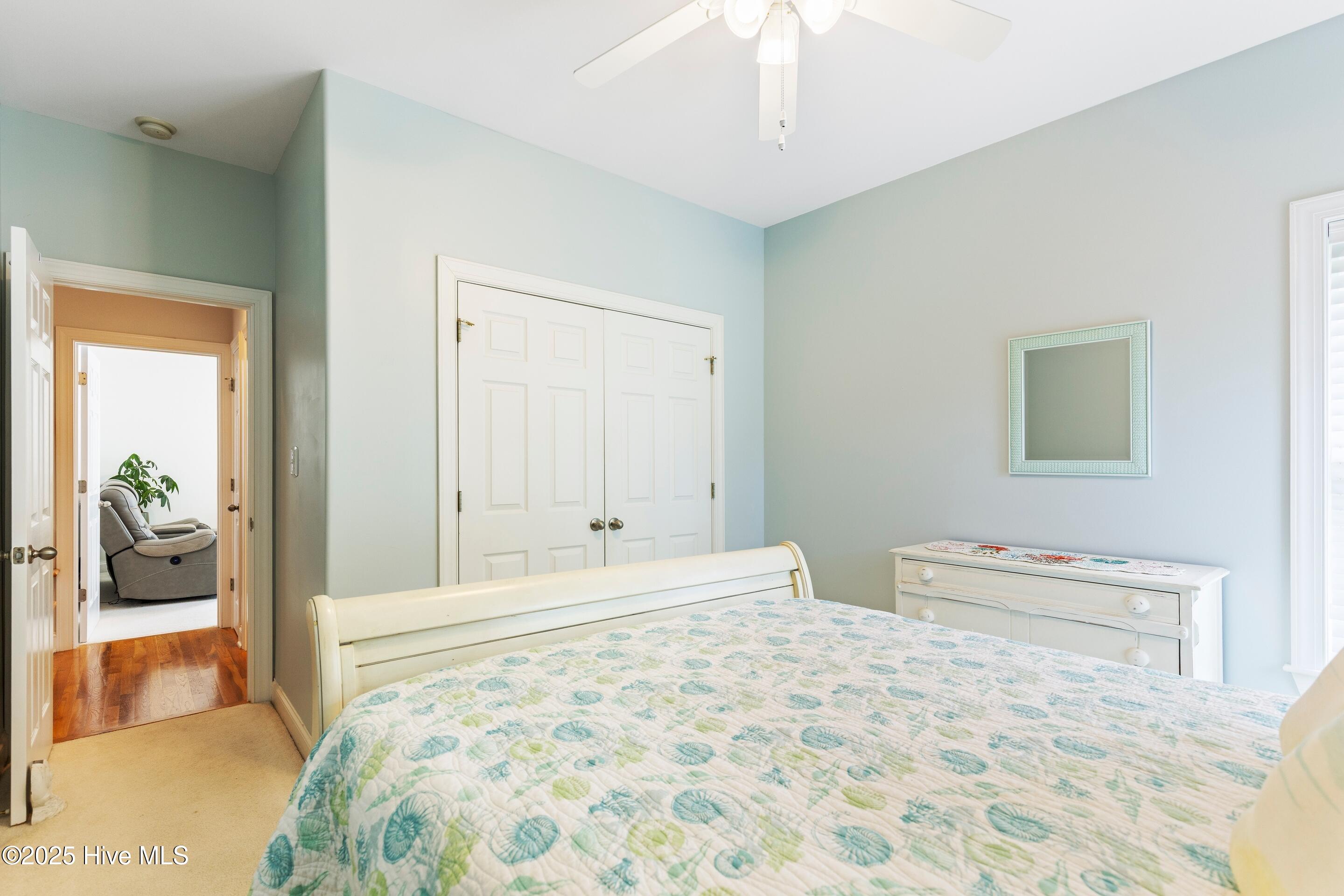 100536475 | Photo 38