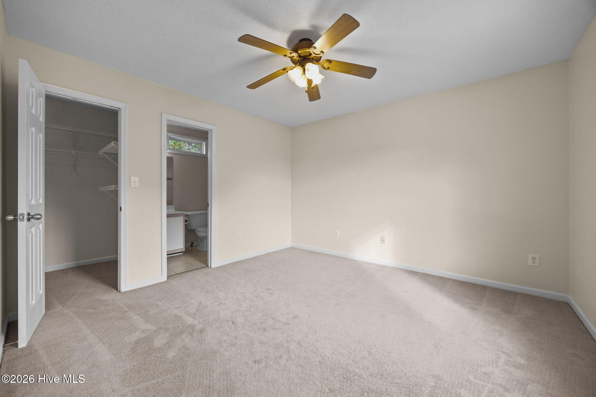 100549500 | Photo 29