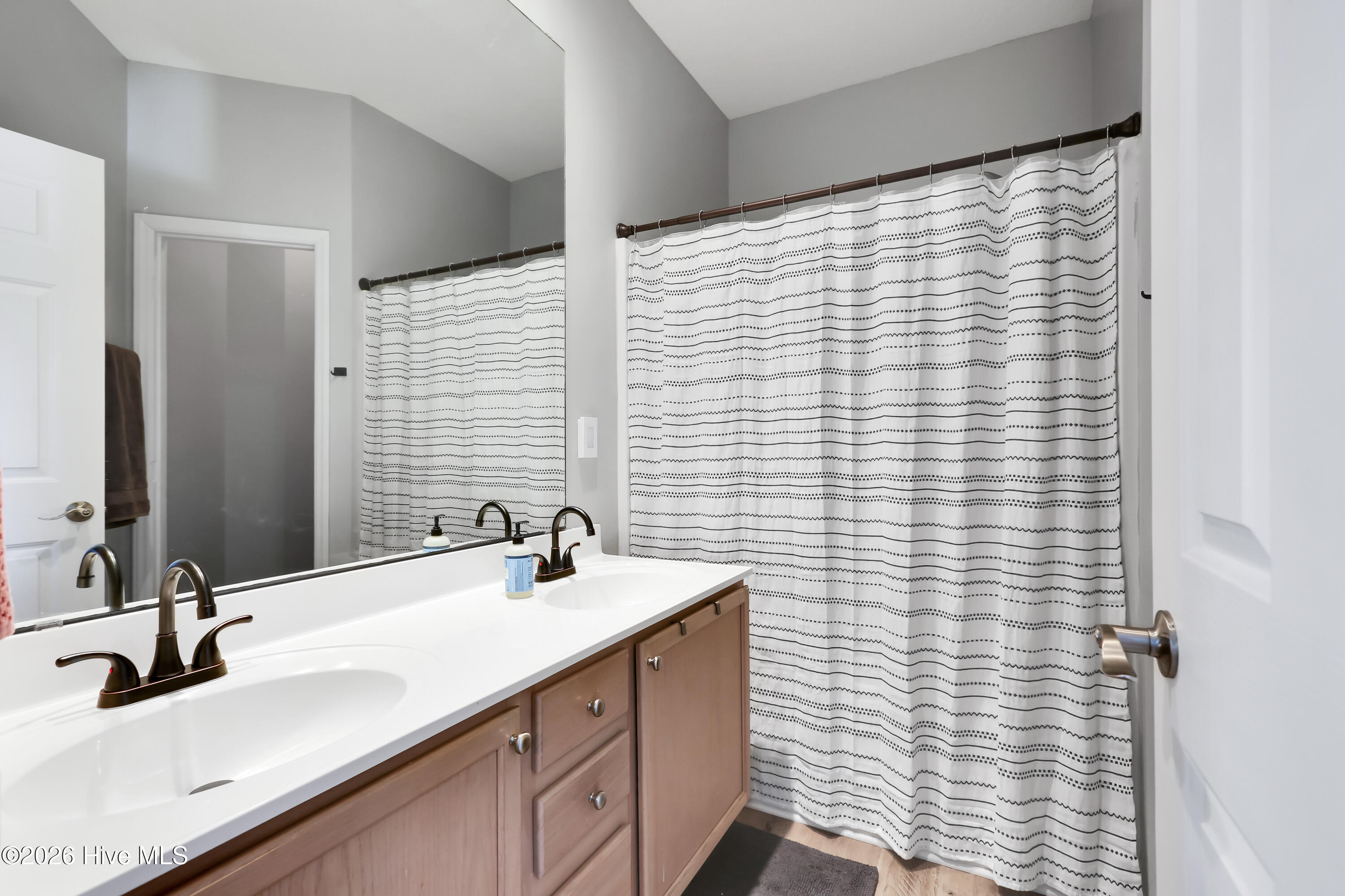 100552393 | Photo 19