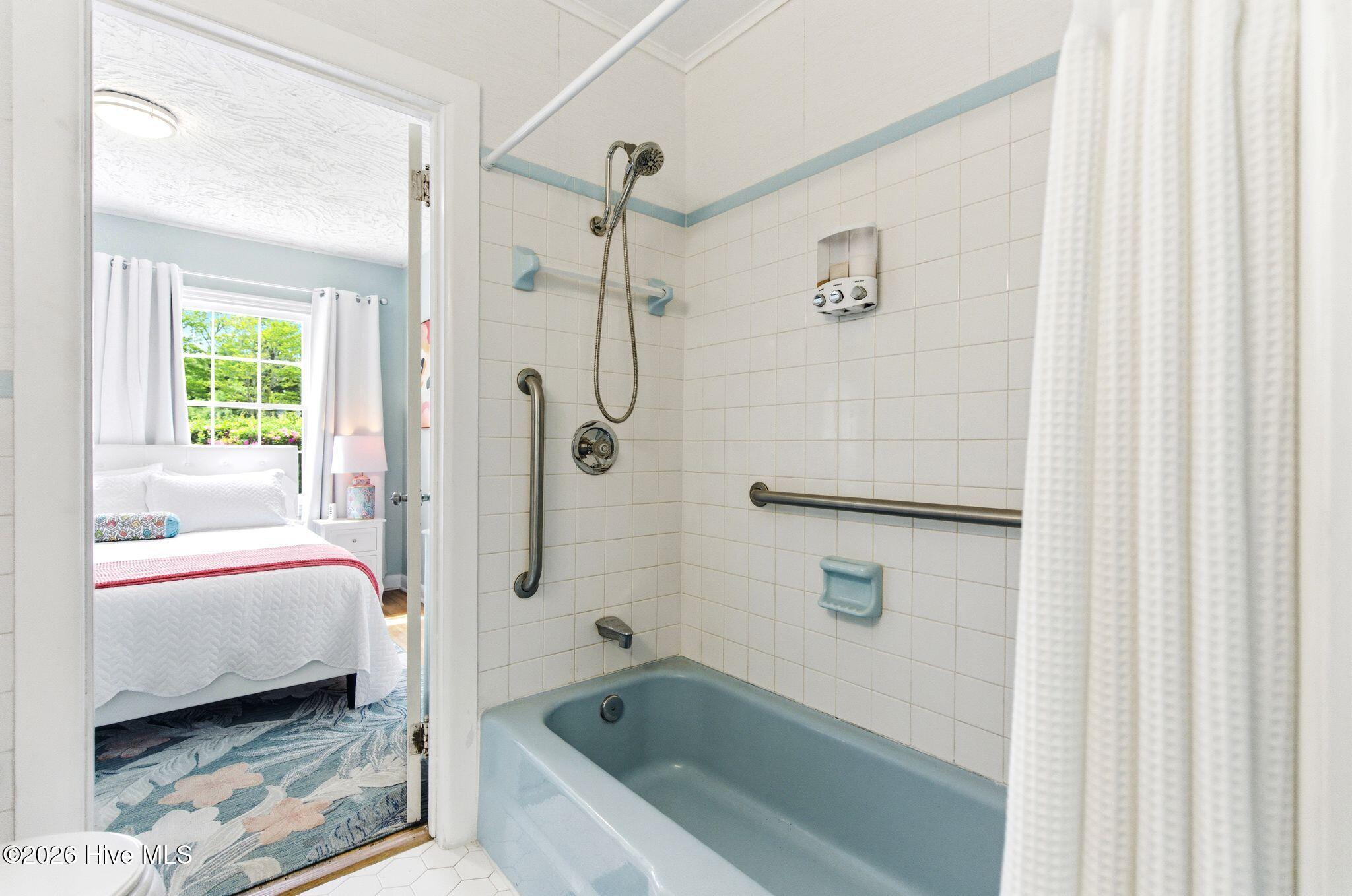 100565757 | Photo 31