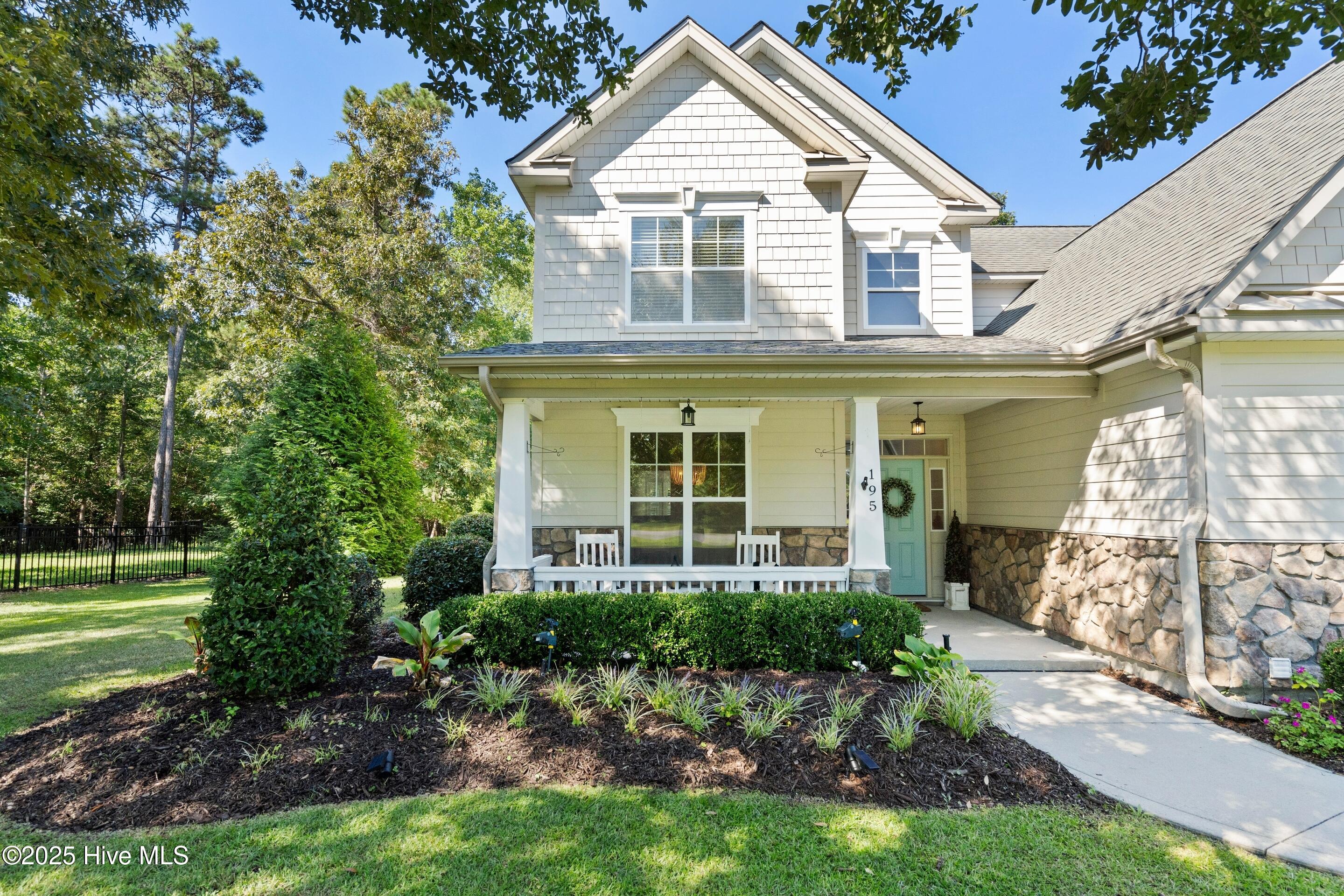 100529495 | Photo 62